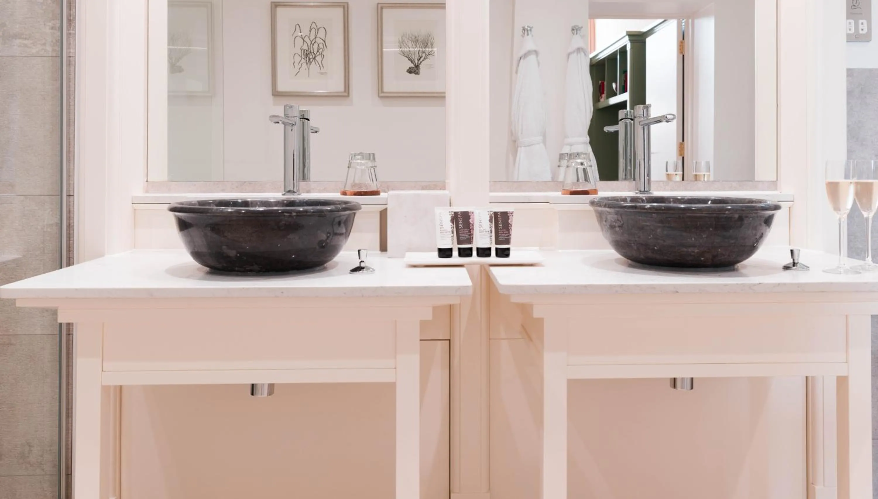 Bathroom in The Montagu Arms