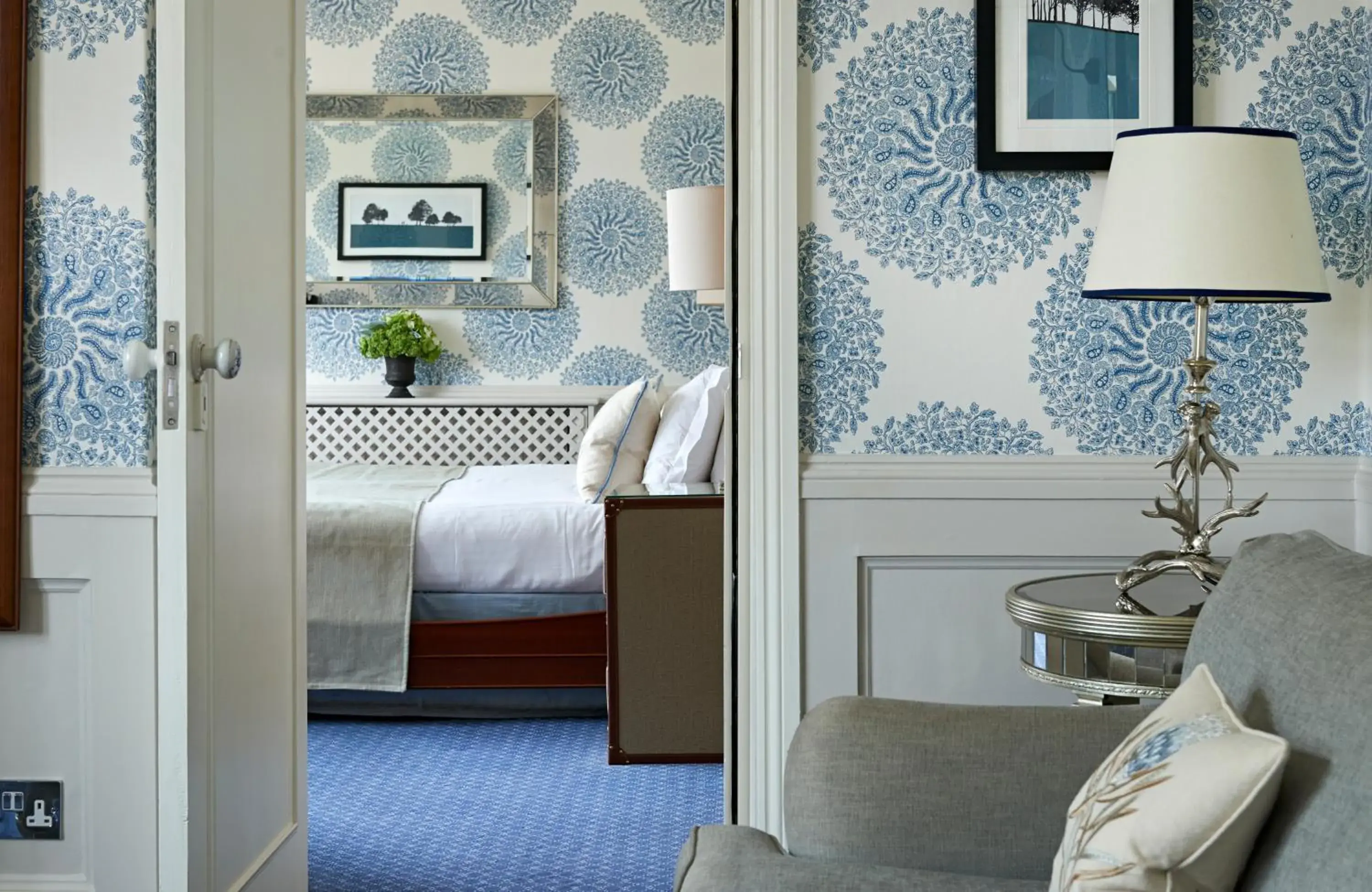 Deluxe Suite in The Montagu Arms Deluxe Suite in The Montagu Arms