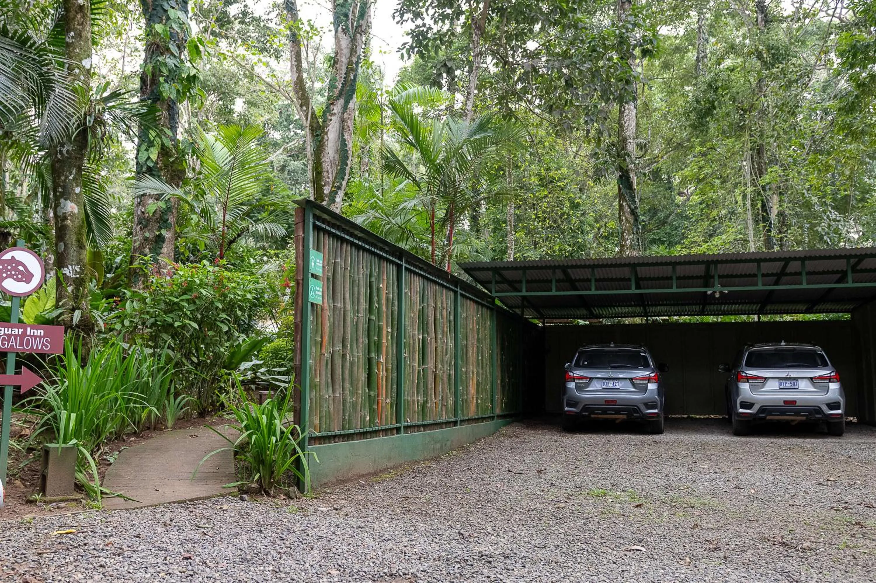 Parking in Jaguar Inn Bungalows