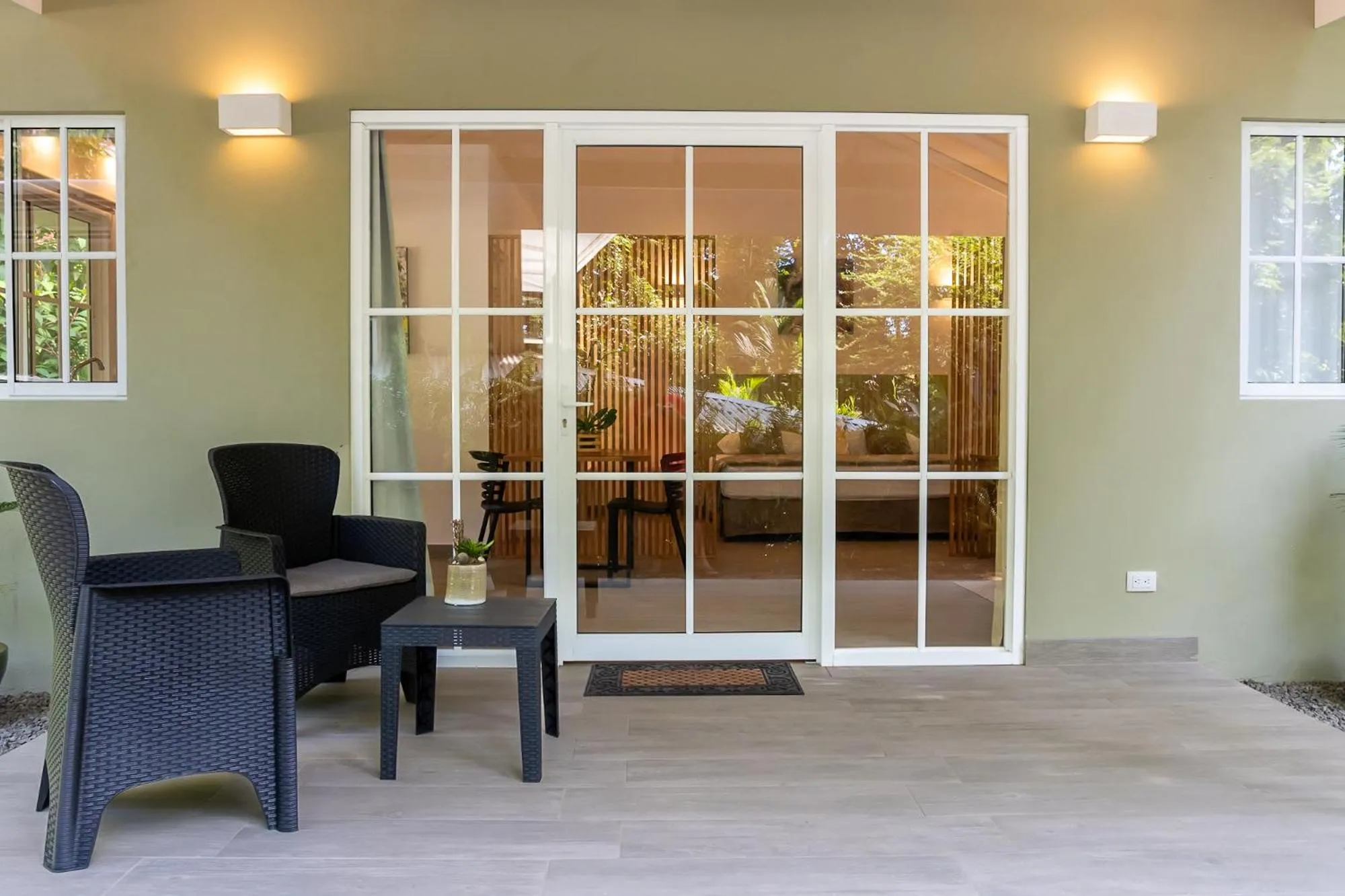 Seating area in Jaguar Inn Bungalows
