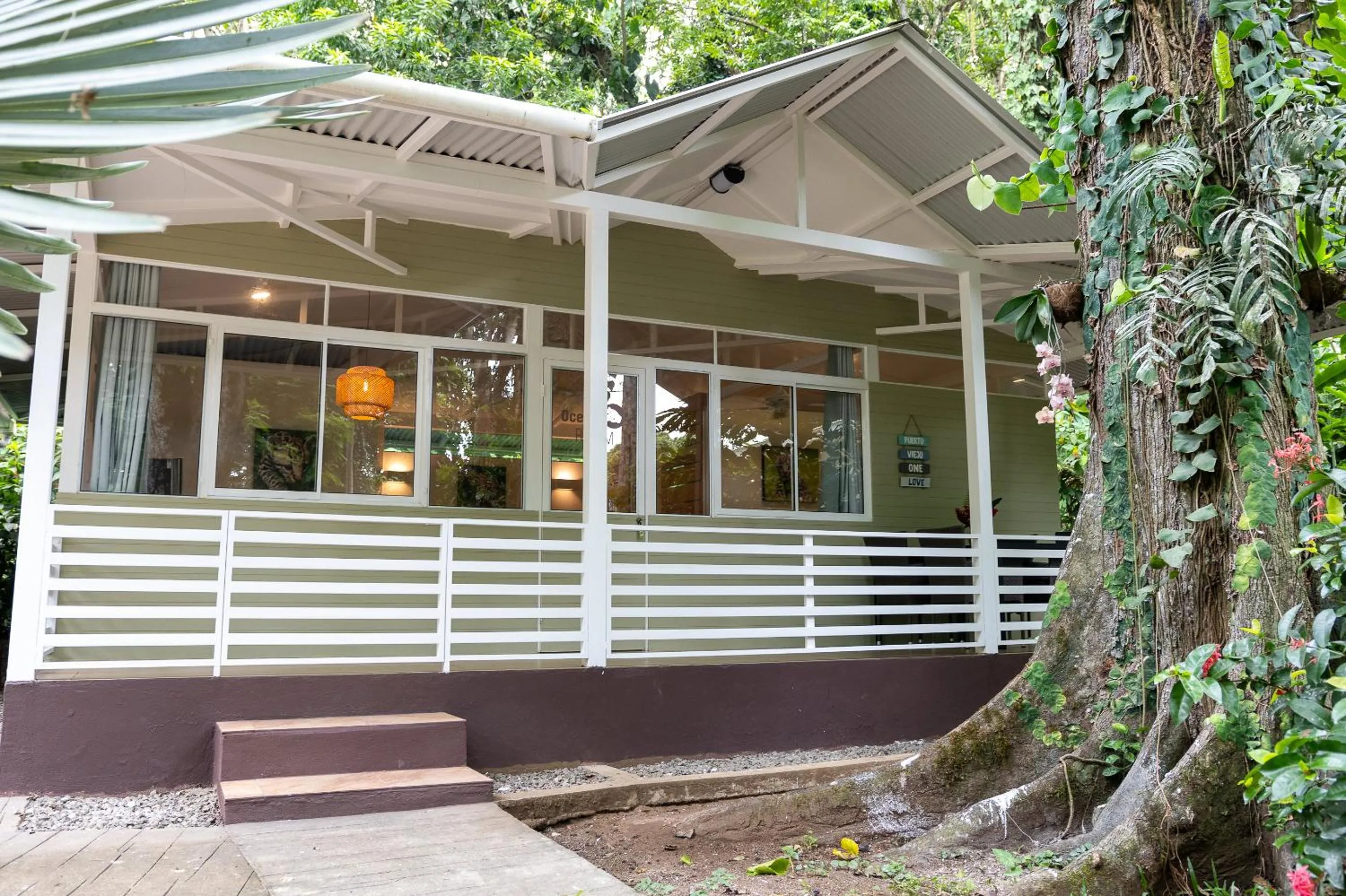Property building in Jaguar Inn Bungalows