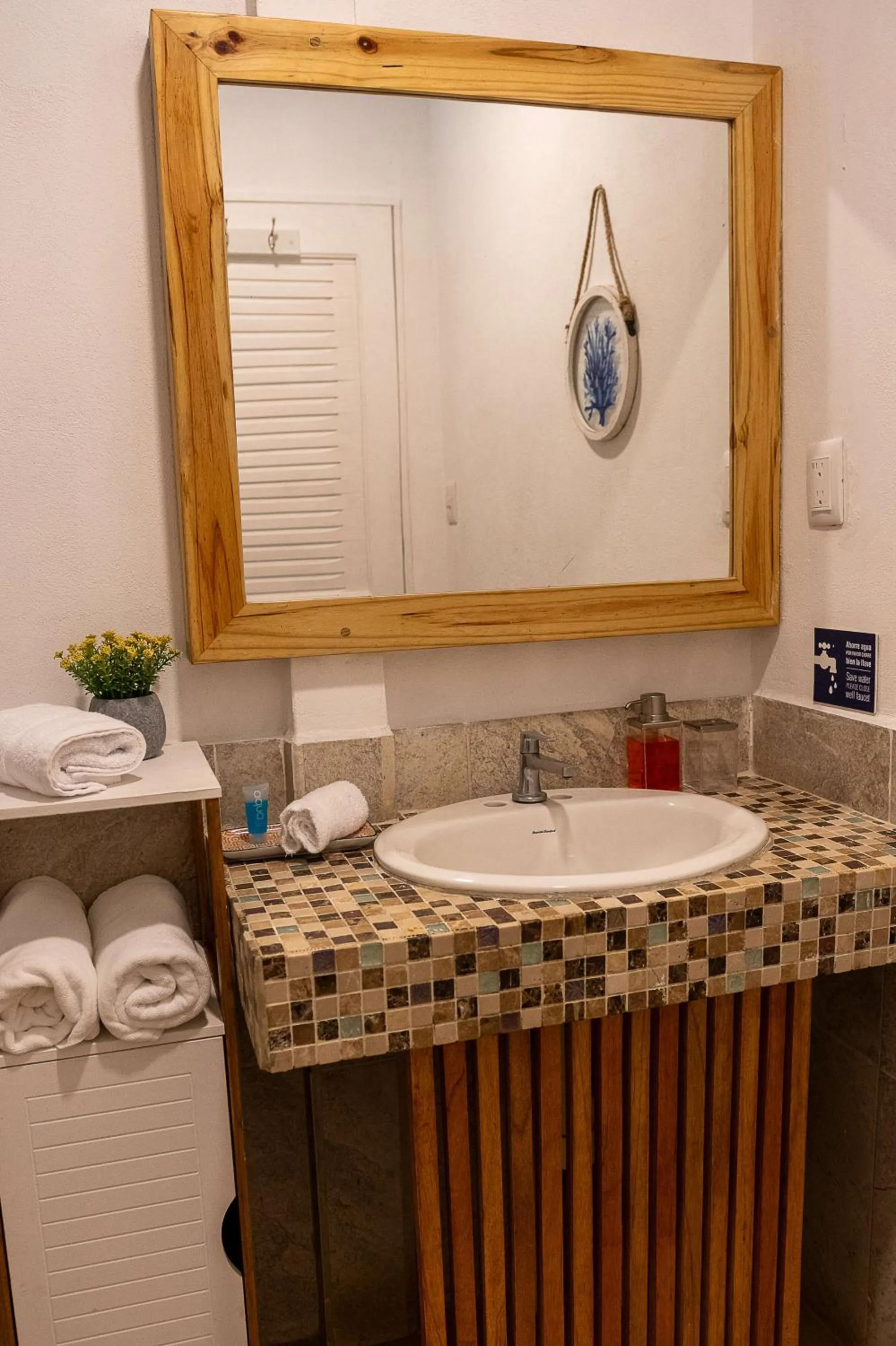 Bathroom in Jaguar Inn Bungalows