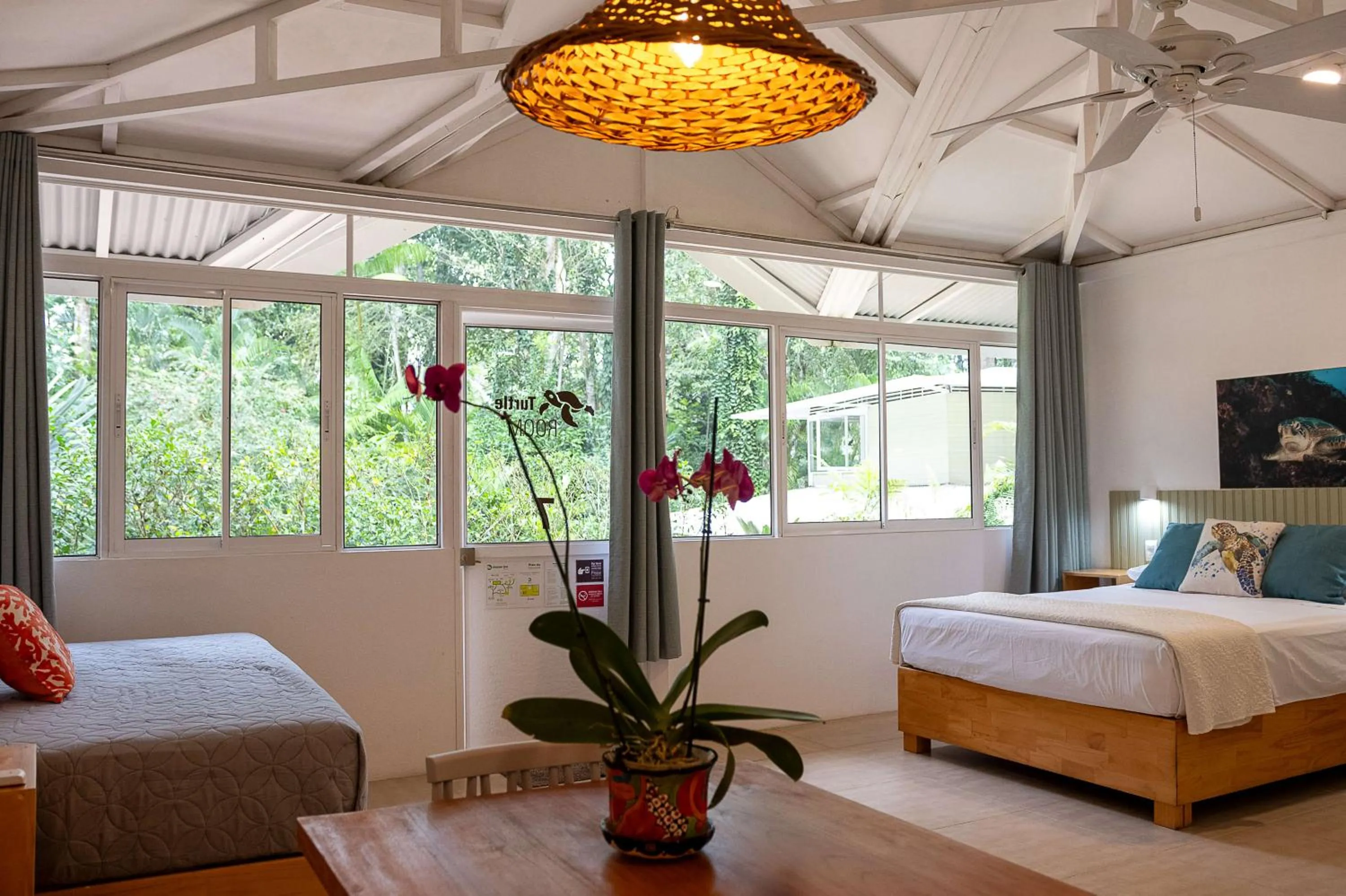 Photo of the whole room, Bed in Jaguar Inn Bungalows