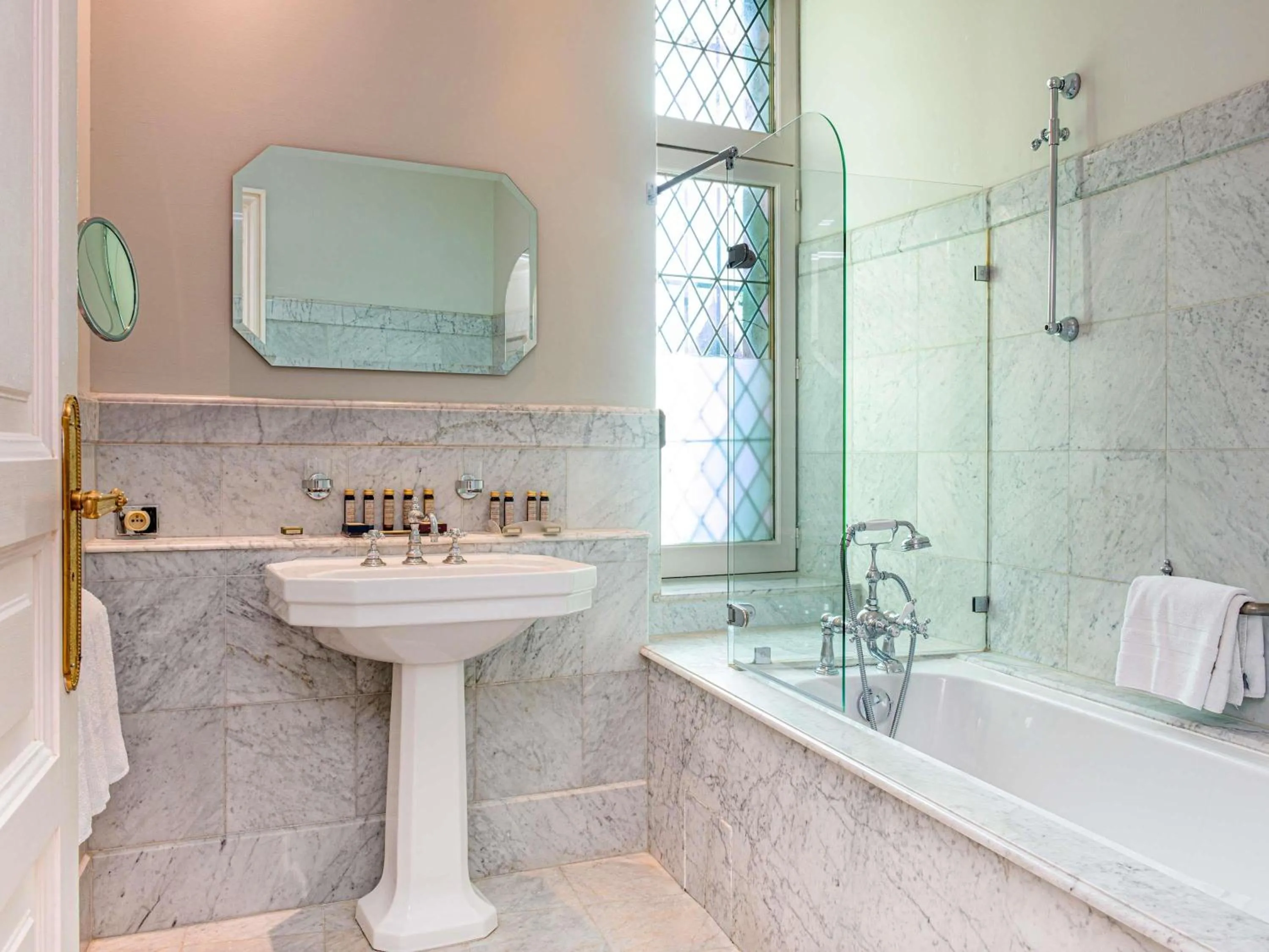 Bedroom in Hotel de la Cité Carcassonne - MGallery Collection