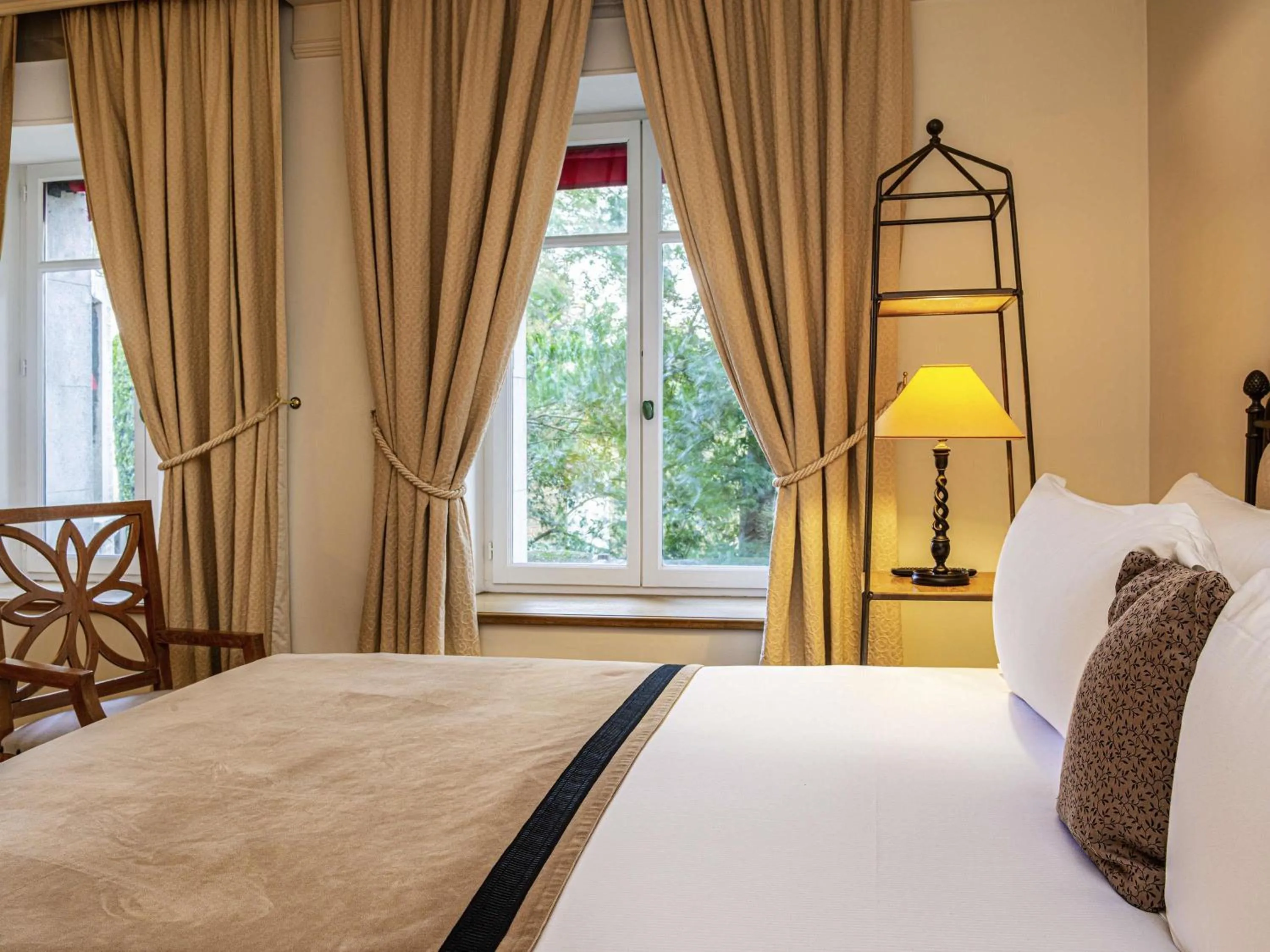 Bedroom, Bed in Hotel de la Cité Carcassonne - MGallery Collection