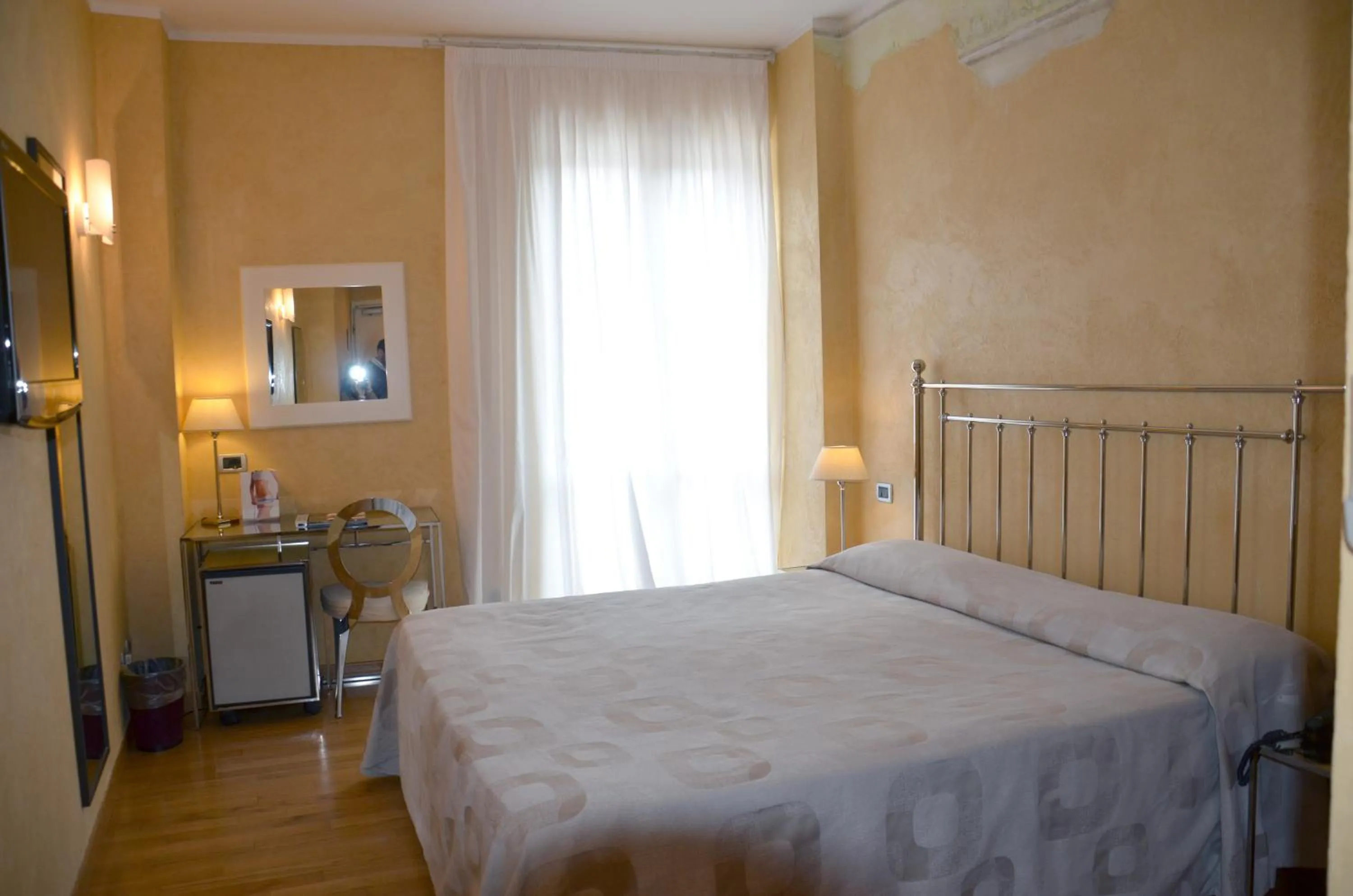 Photo of the whole room, Bed in Hotel Mastino