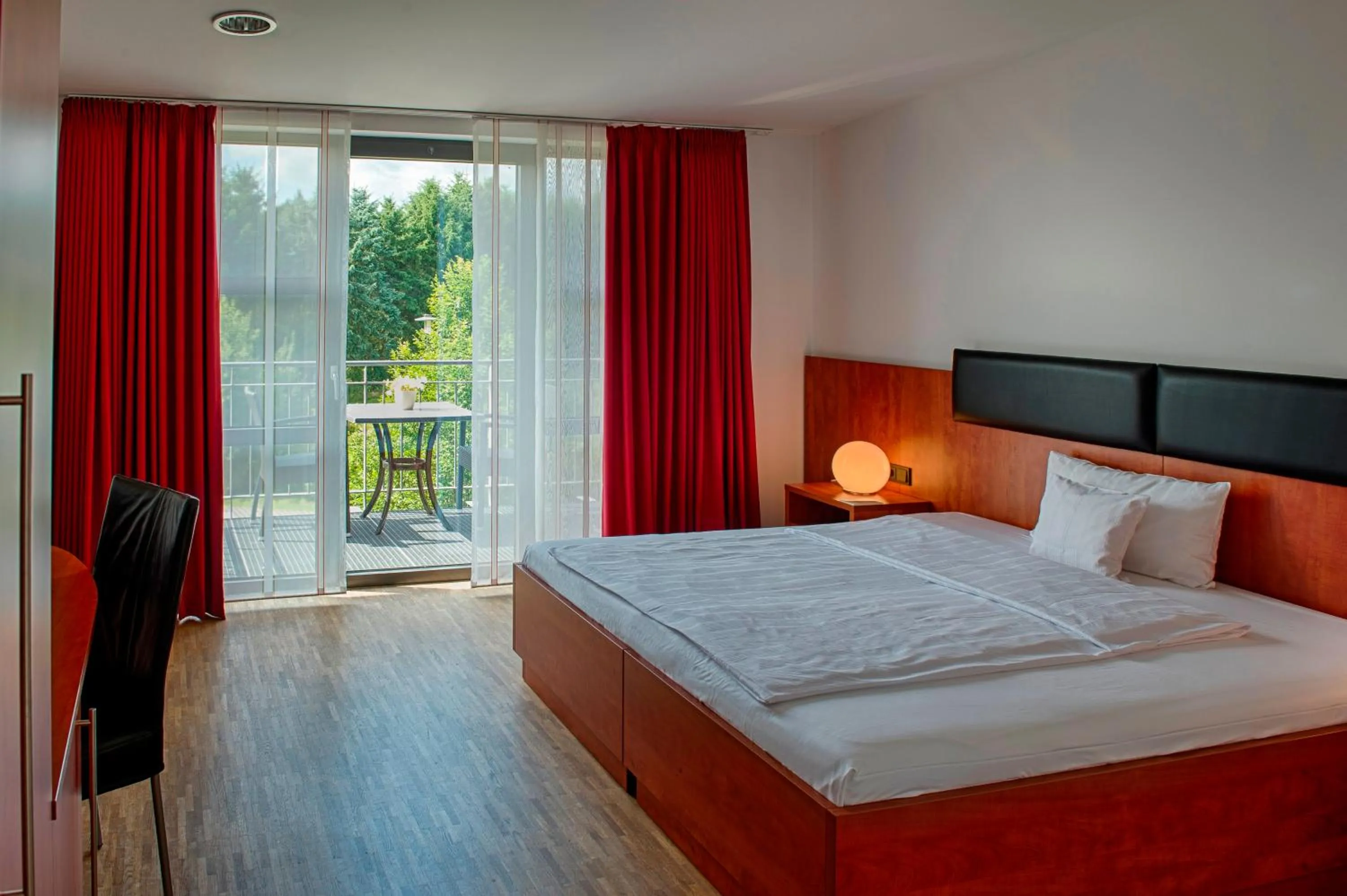 Balcony/Terrace, Bed in vevio - Hotel & Events