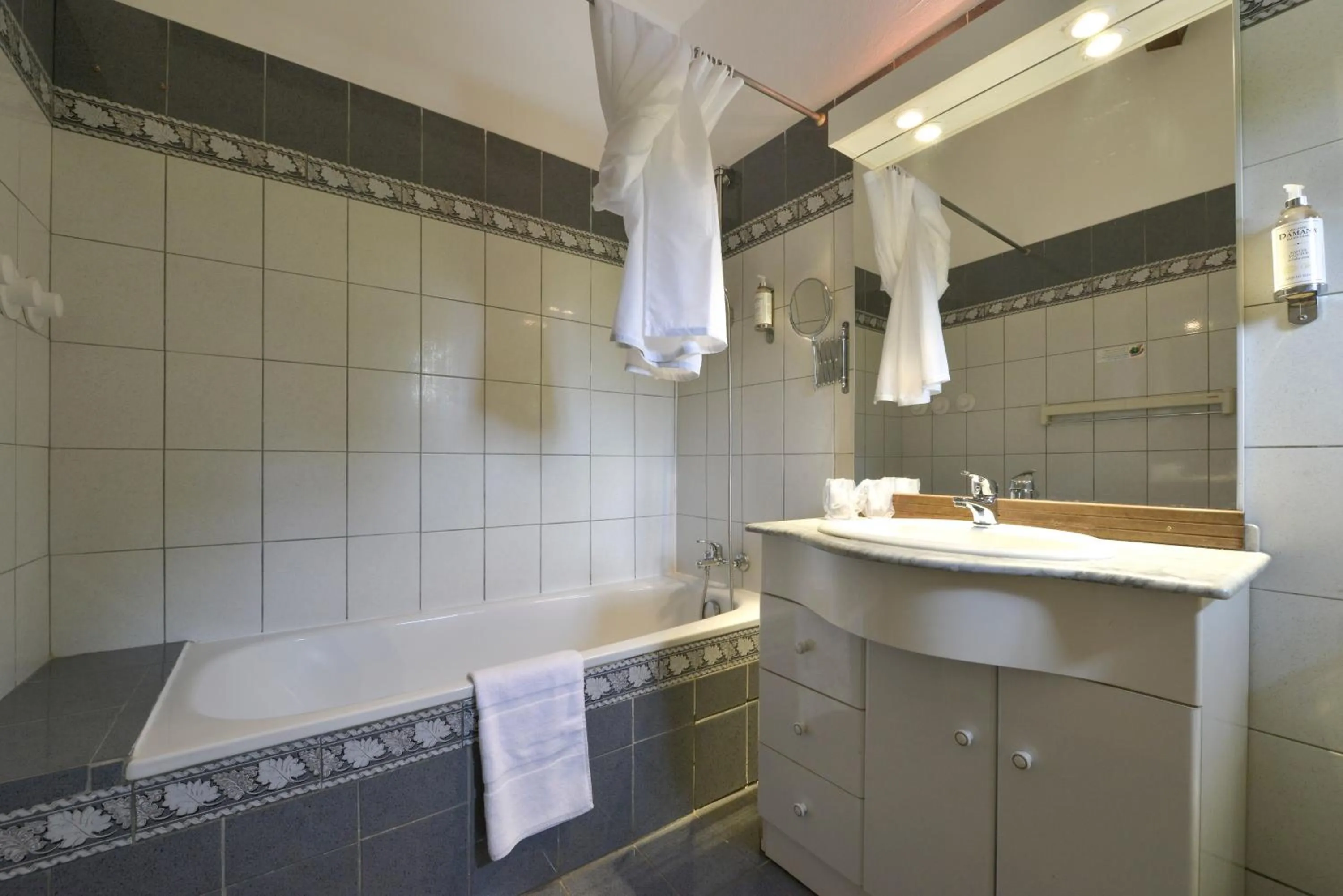 Bathroom in Domaine De Fraisse