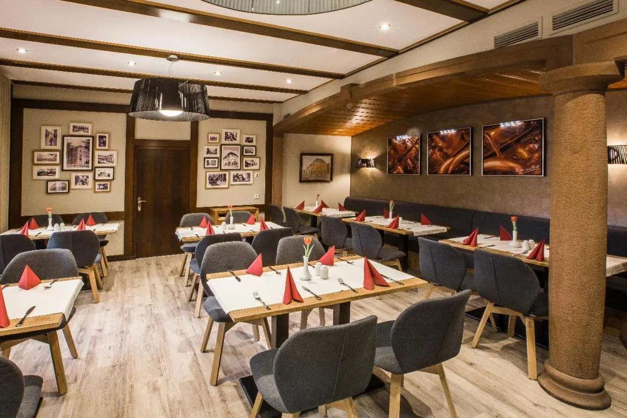 Restaurant/places to eat in Hotel Louis Müller