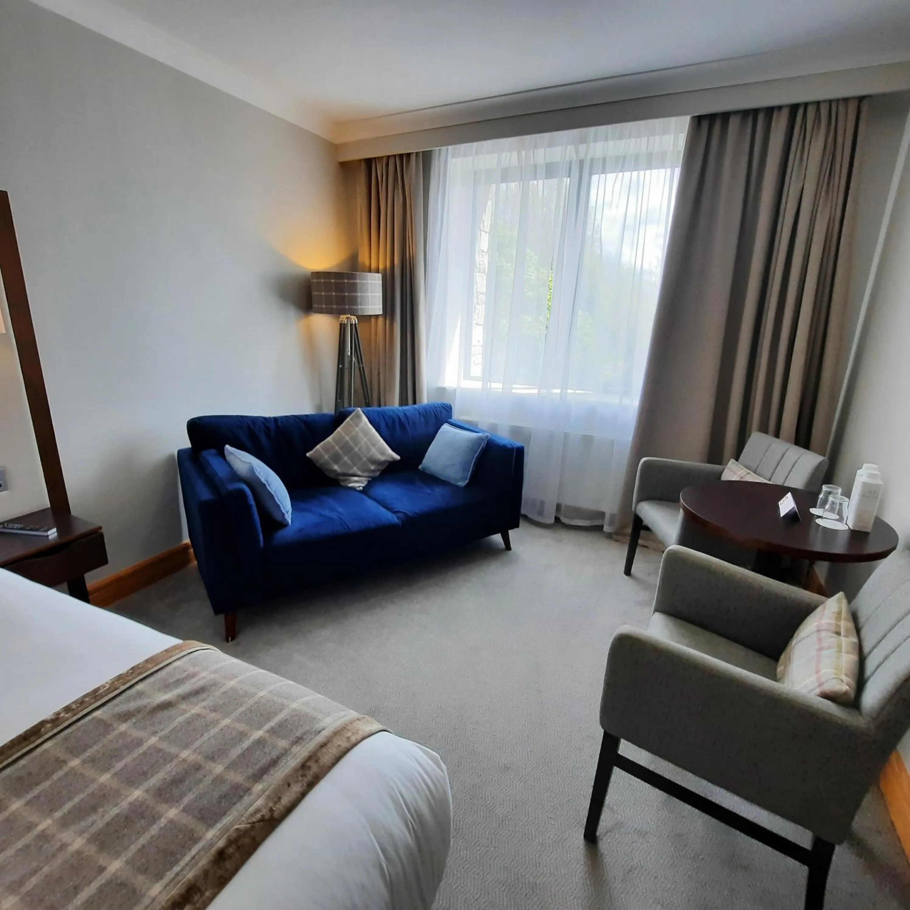 Bed in Menlo Park Hotel