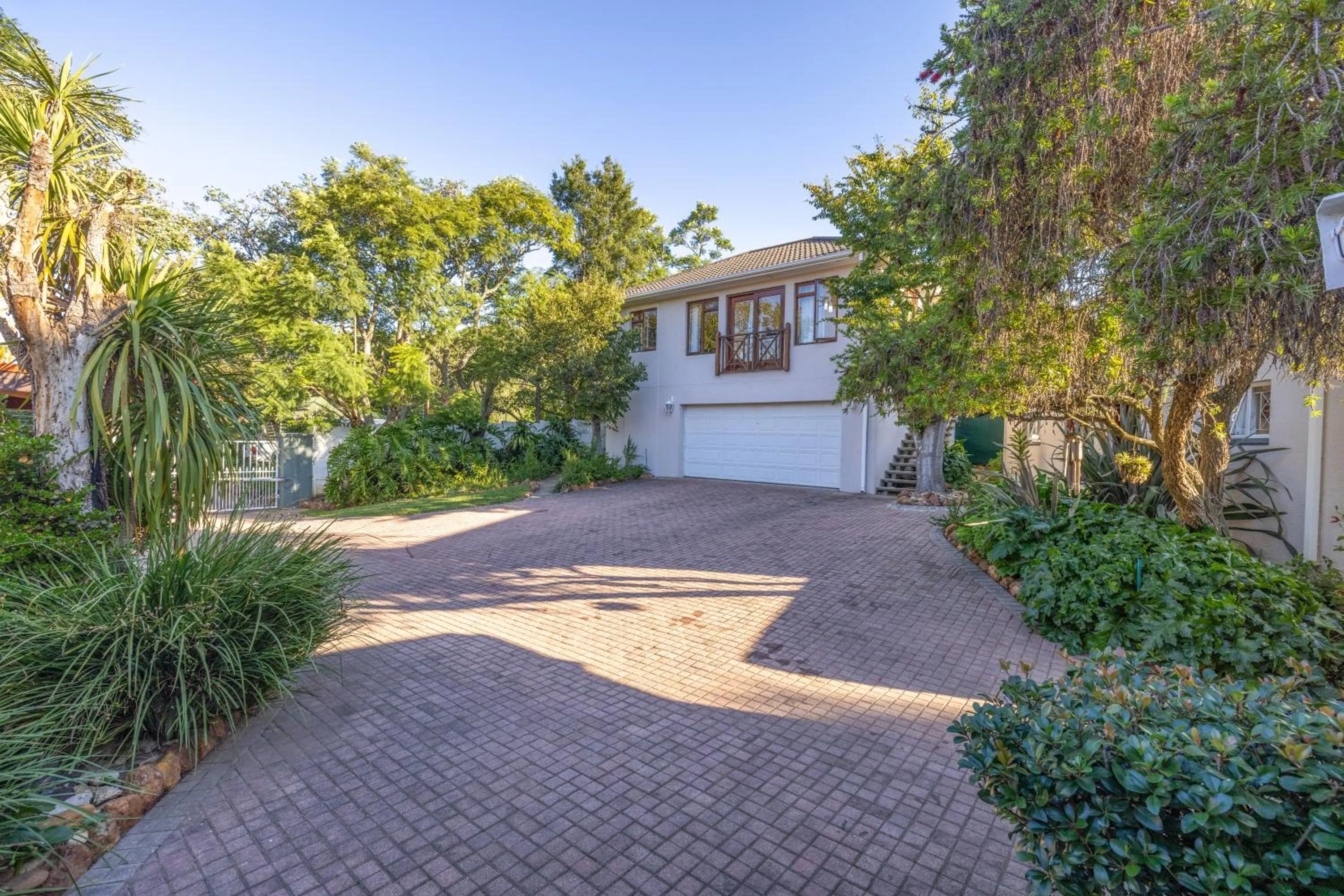 Parking in 1-on-Ross