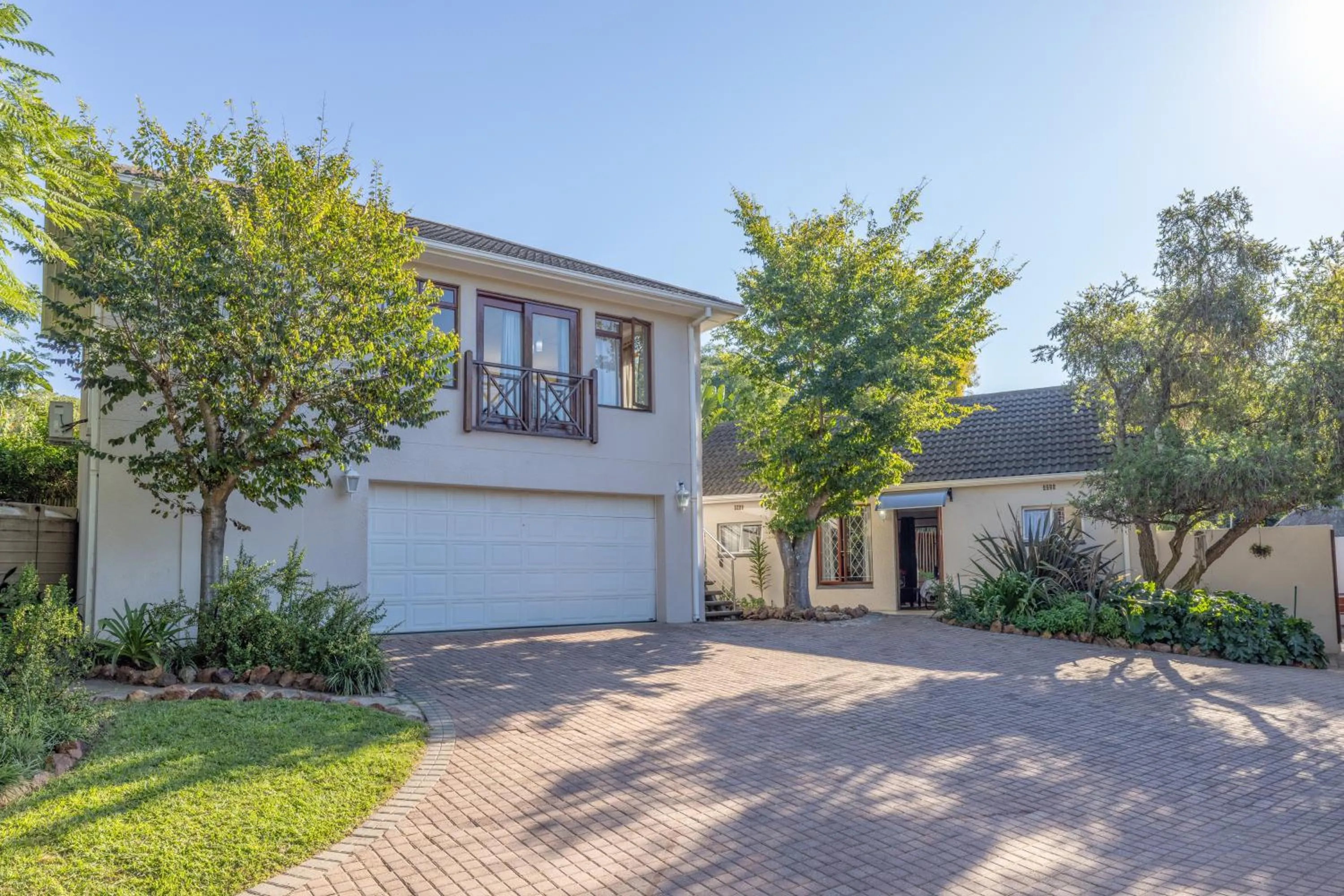 Parking in 1-on-Ross