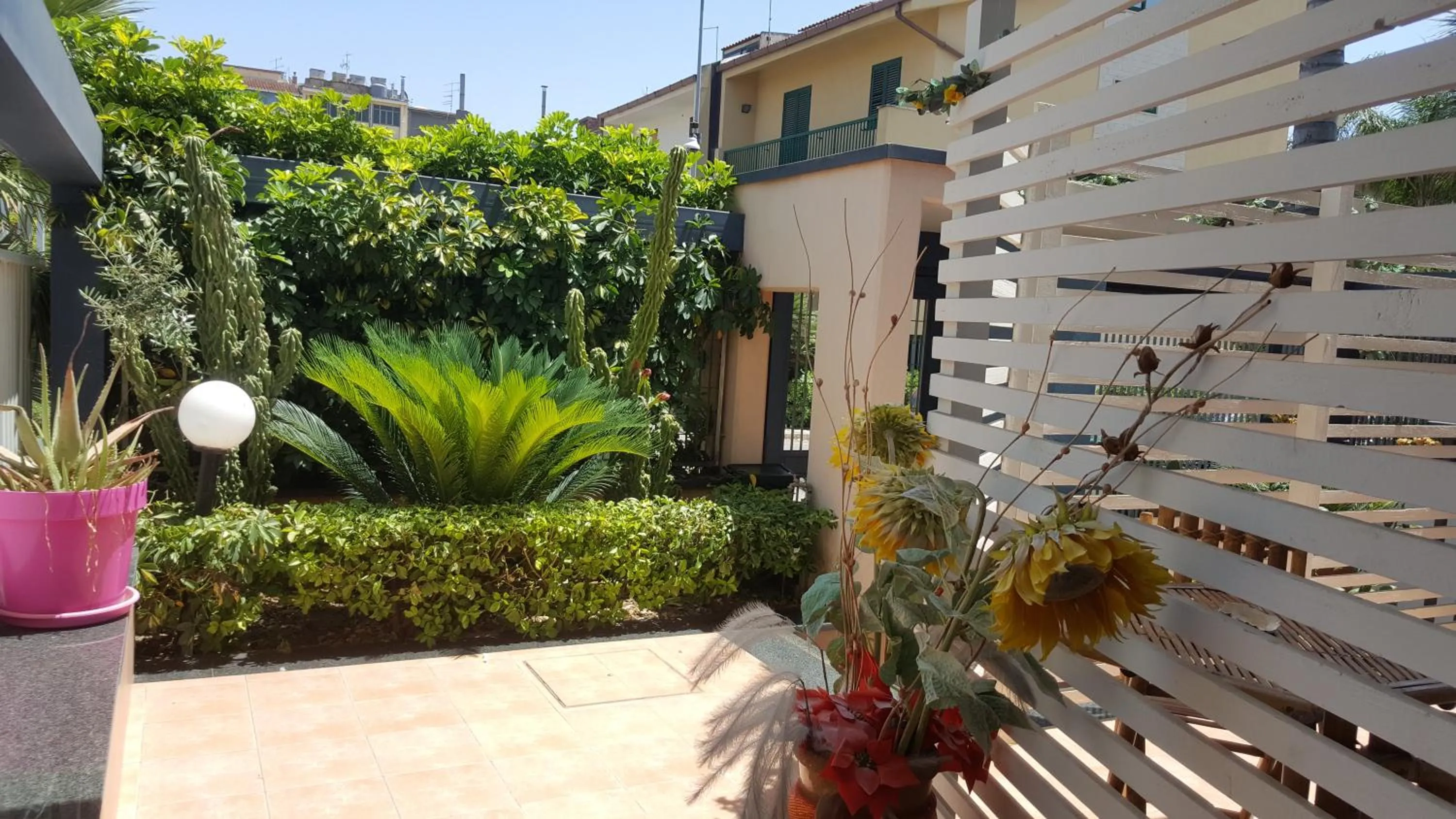 Facade/entrance in B&B La Villetta Gela