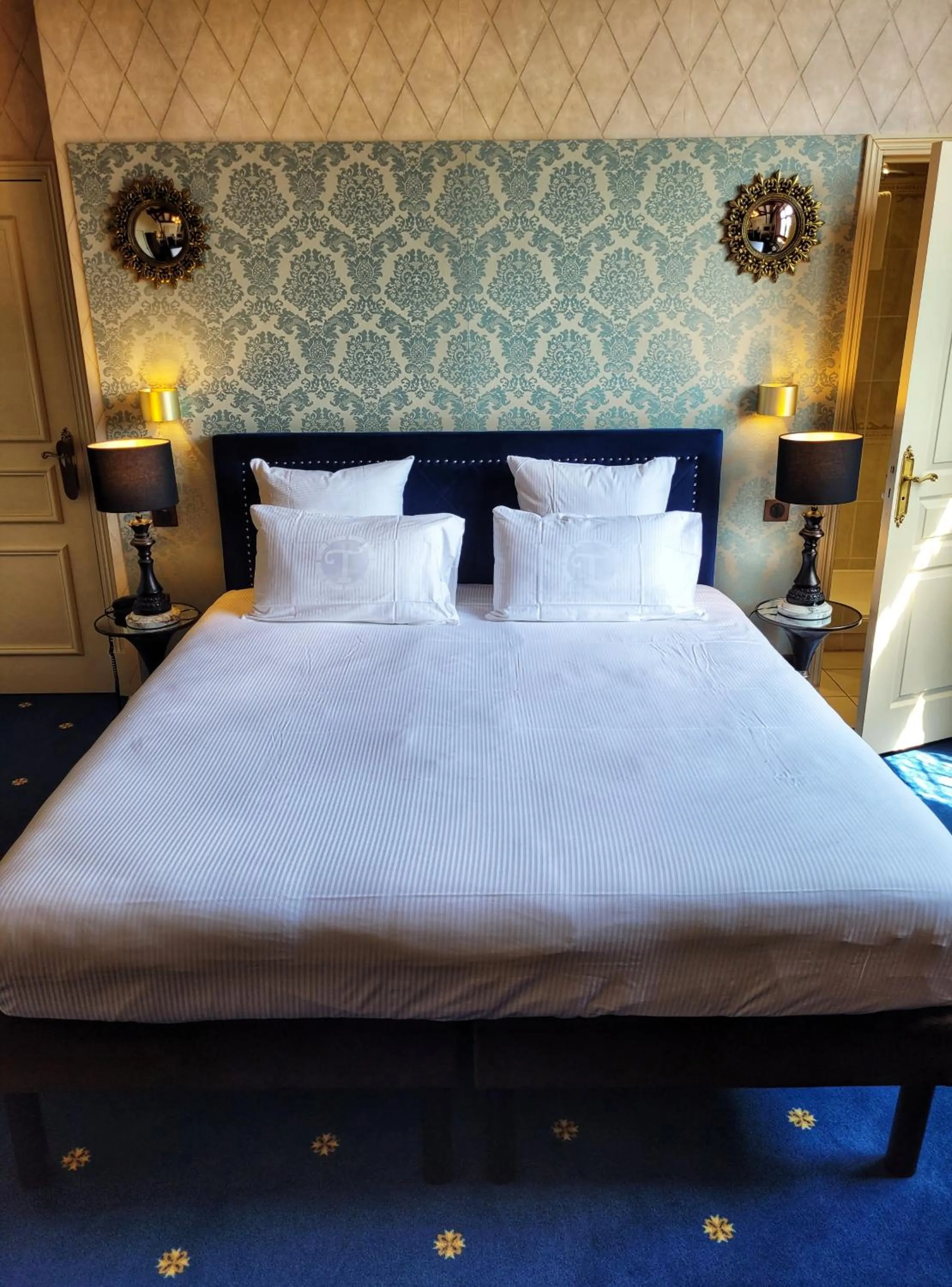 Bed in Le Manoir Saint Thomas