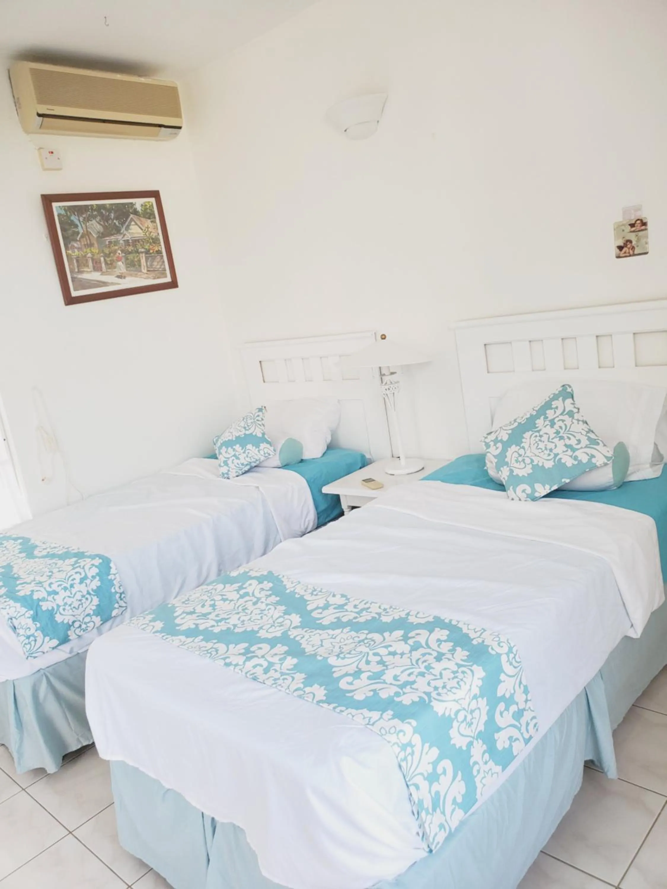 Bedroom, Bed in Blue Topaz