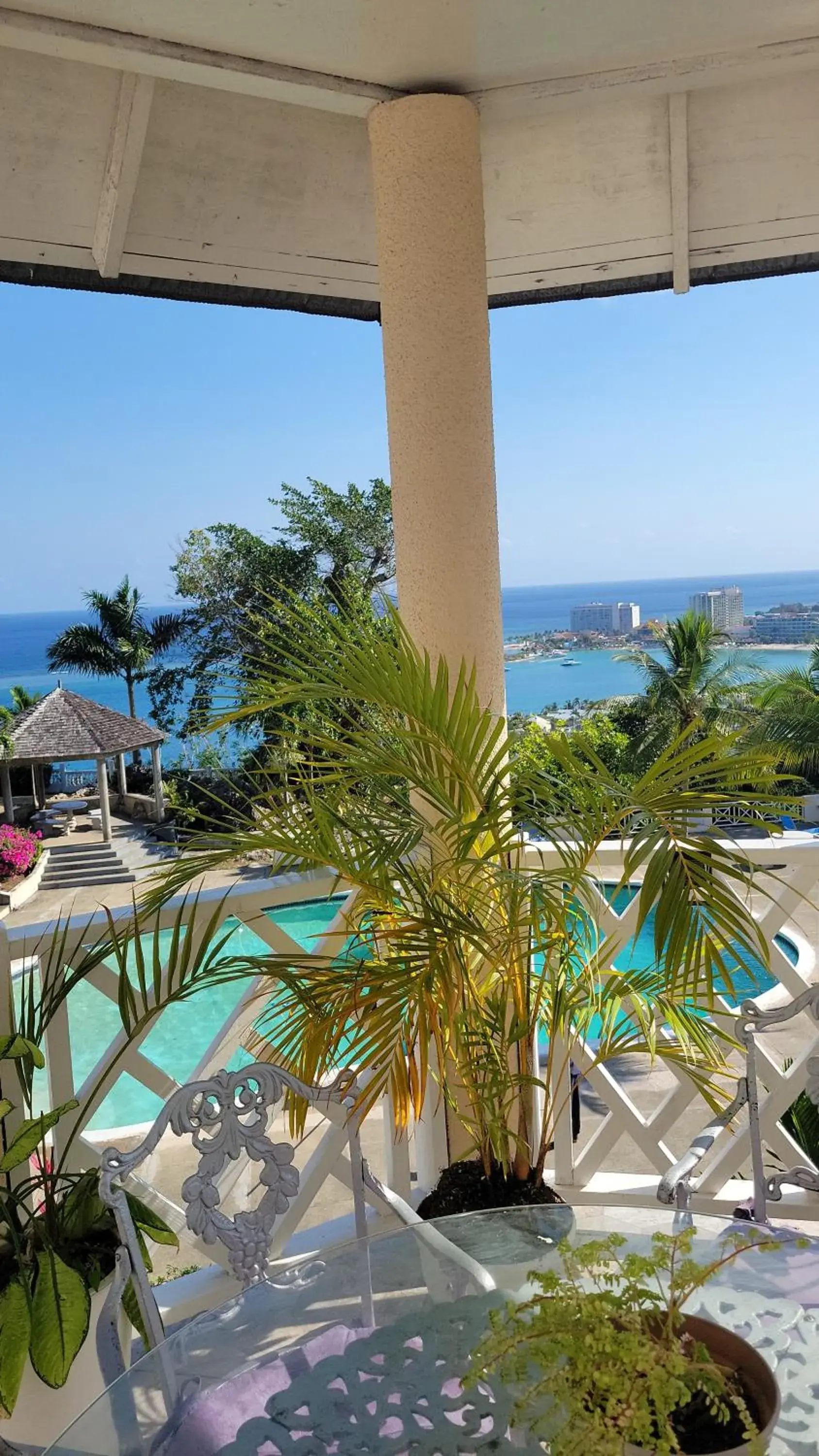 Penthouse Apartment in Blue Topaz Penthouse Apartment in Blue Topaz