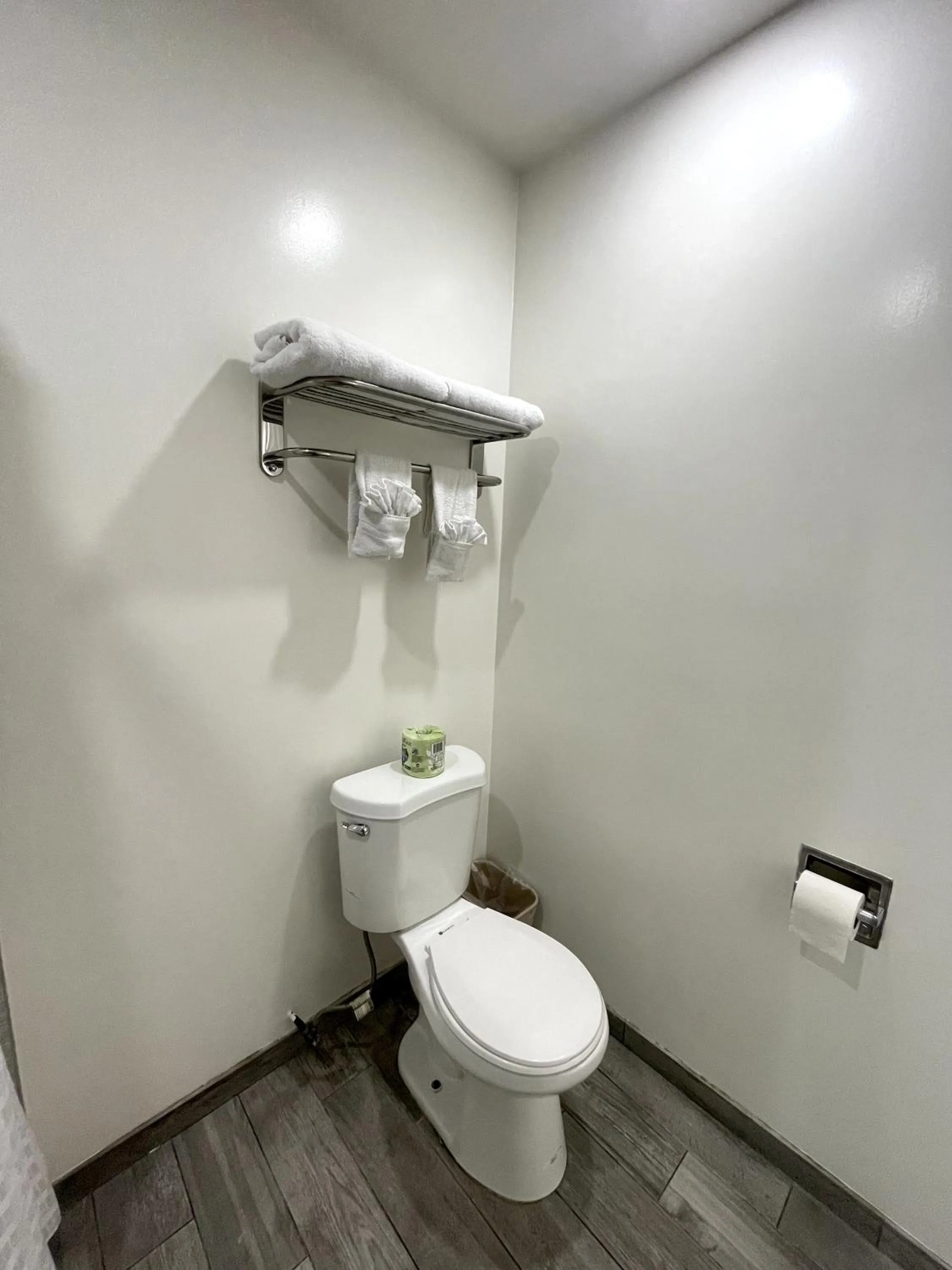 Toilet in Newport Bay Inn