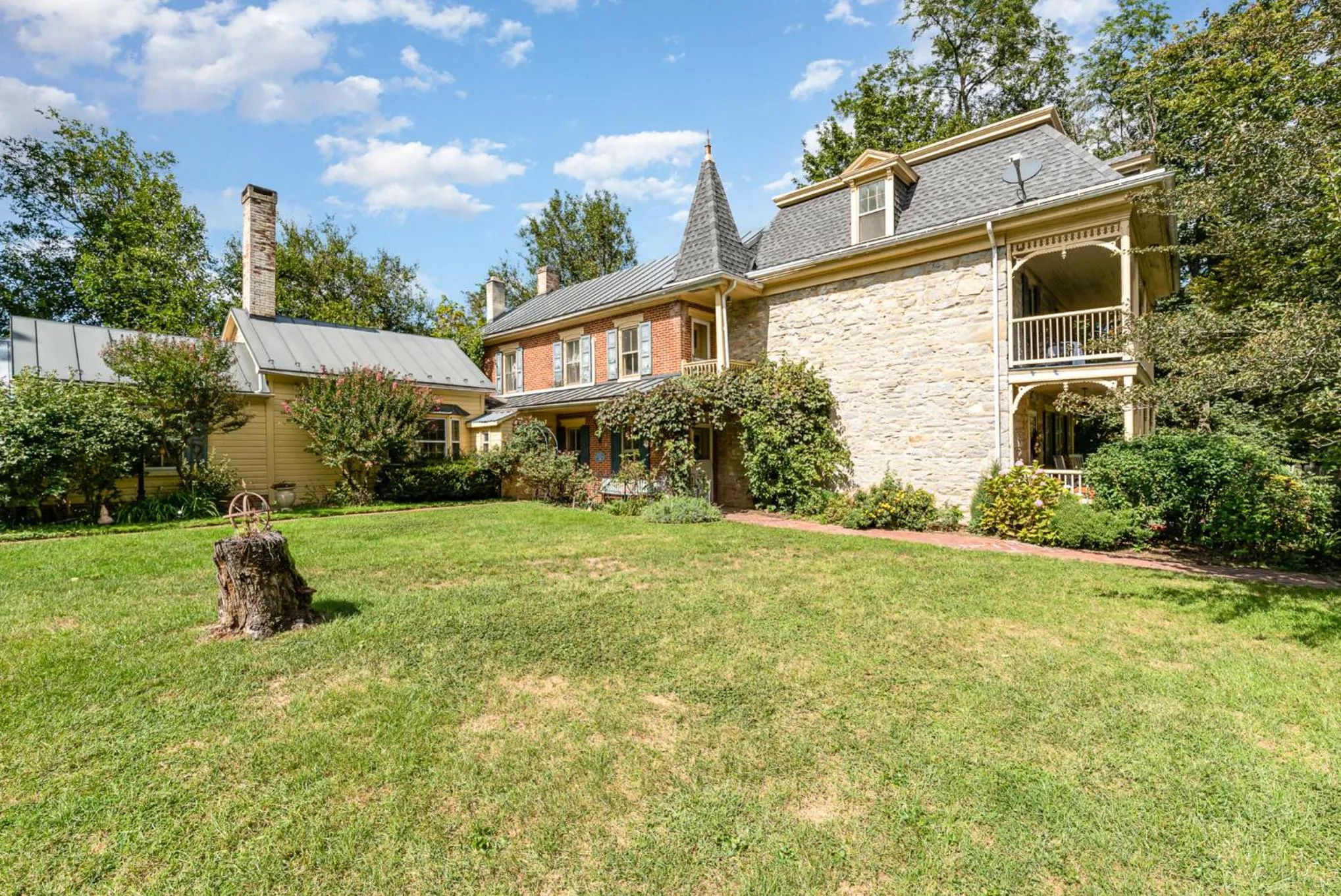 Fallen Tree Farm Bed and Breakfast