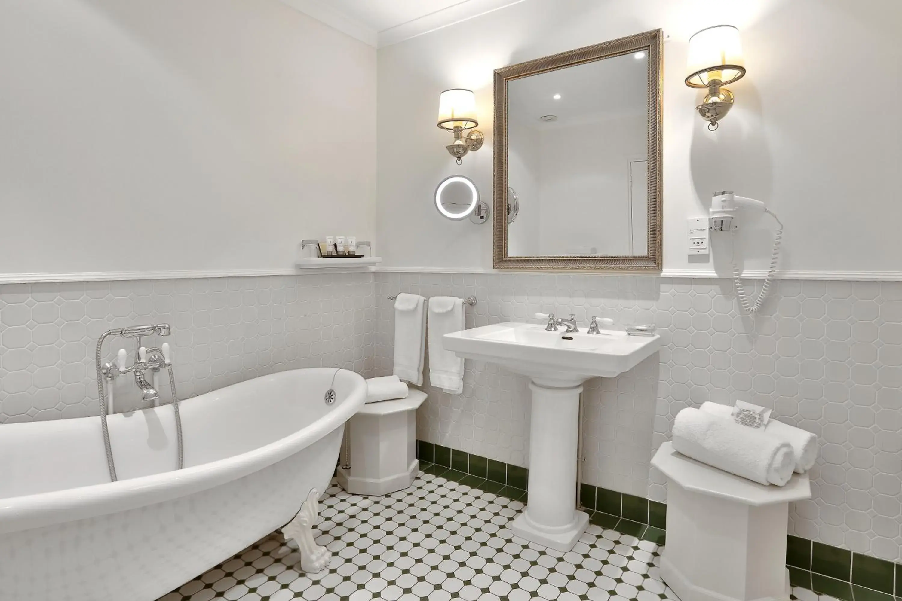 Classic Double Room in Château des Vigiers Classic Double Room in Château des Vigiers