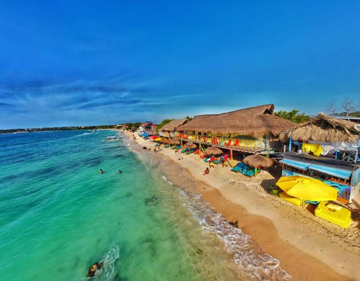 Property building in Nuestros Tres Tesoros II