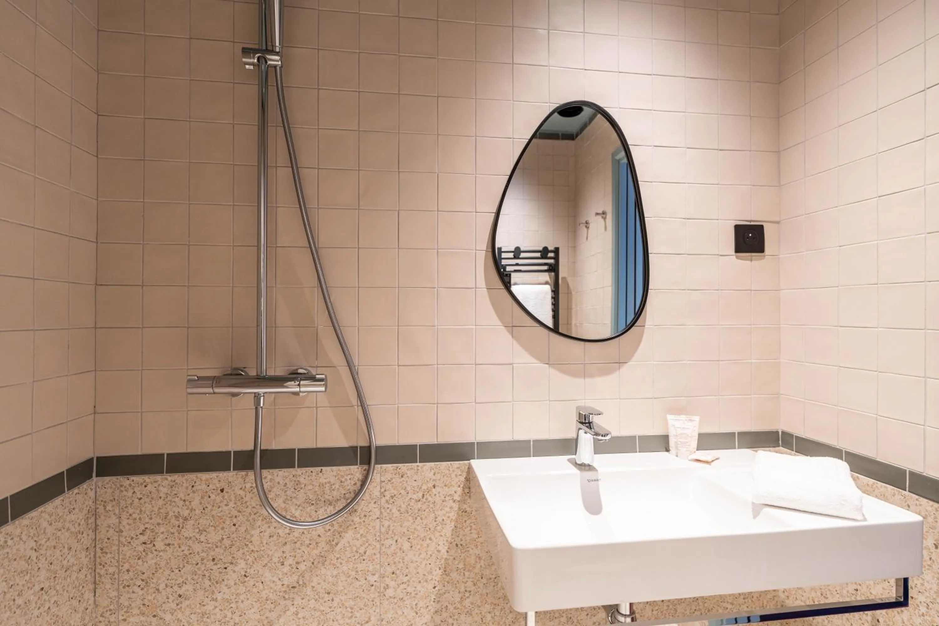 Bathroom in Hôtel CASA MOHO - Juan-Les-Pins