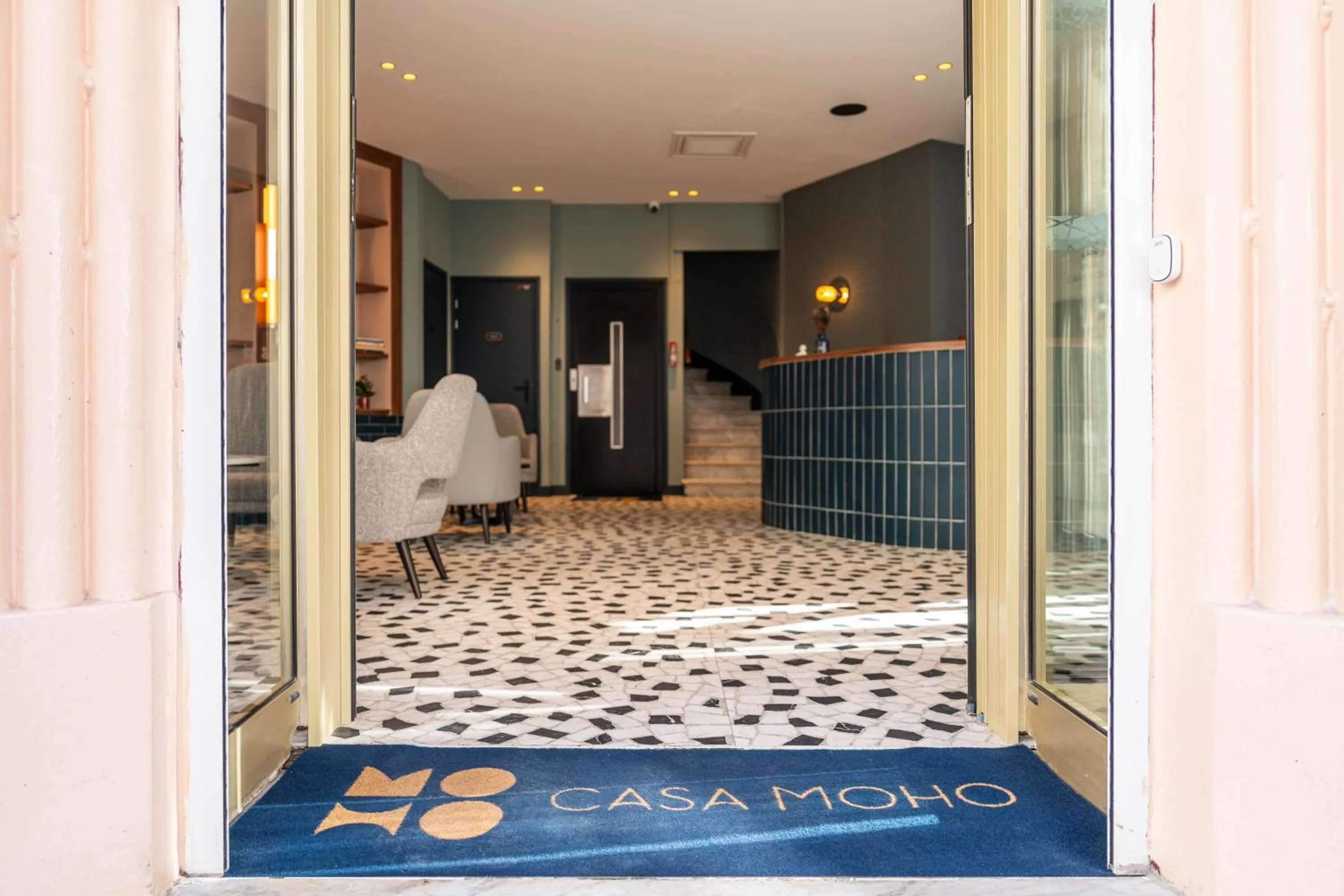 Facade/entrance in Hôtel CASA MOHO - Juan-Les-Pins