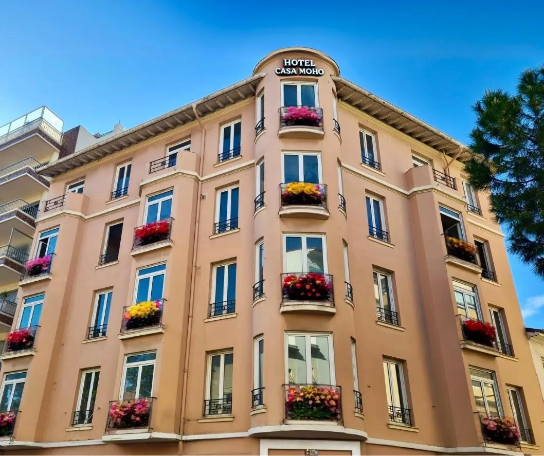 Property building in Hôtel CASA MOHO - Juan-Les-Pins