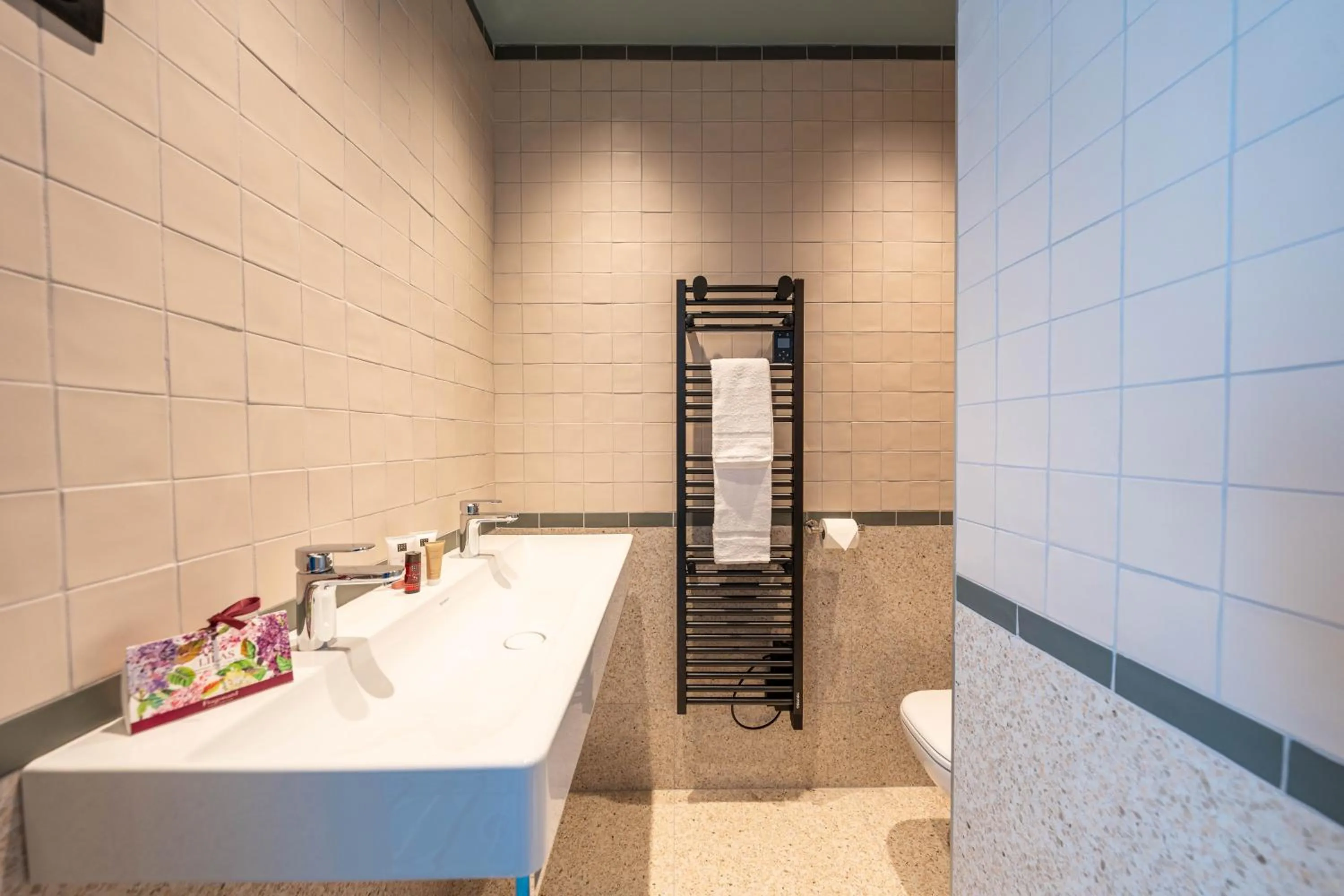 Bathroom in Hôtel CASA MOHO - Juan-Les-Pins