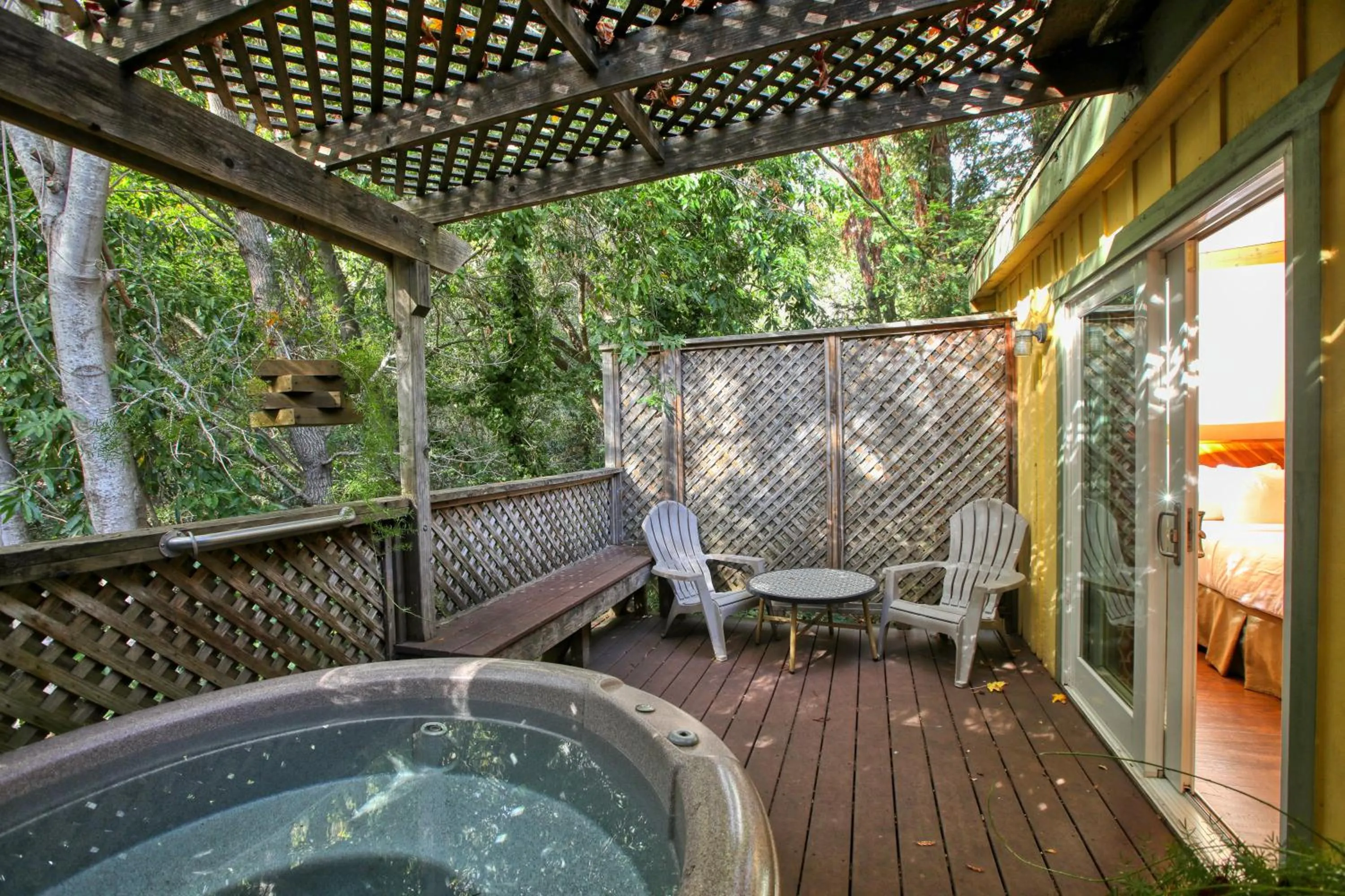 Hot Tub in Fernwood Resort