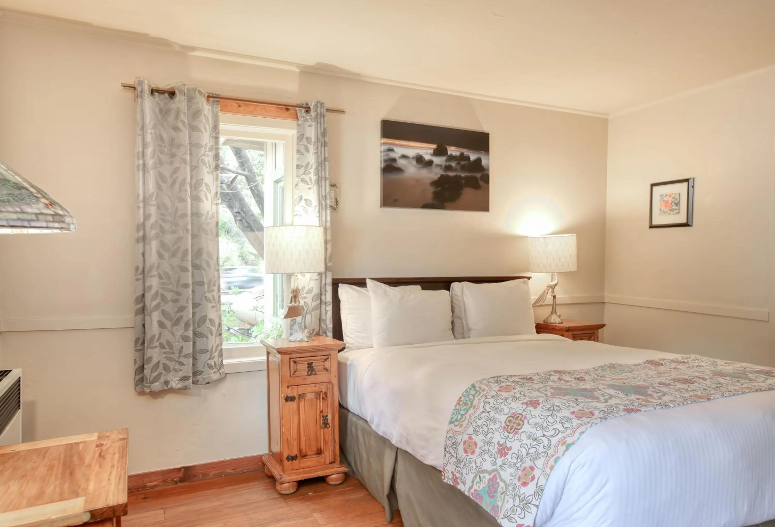 Bed in Fernwood Resort