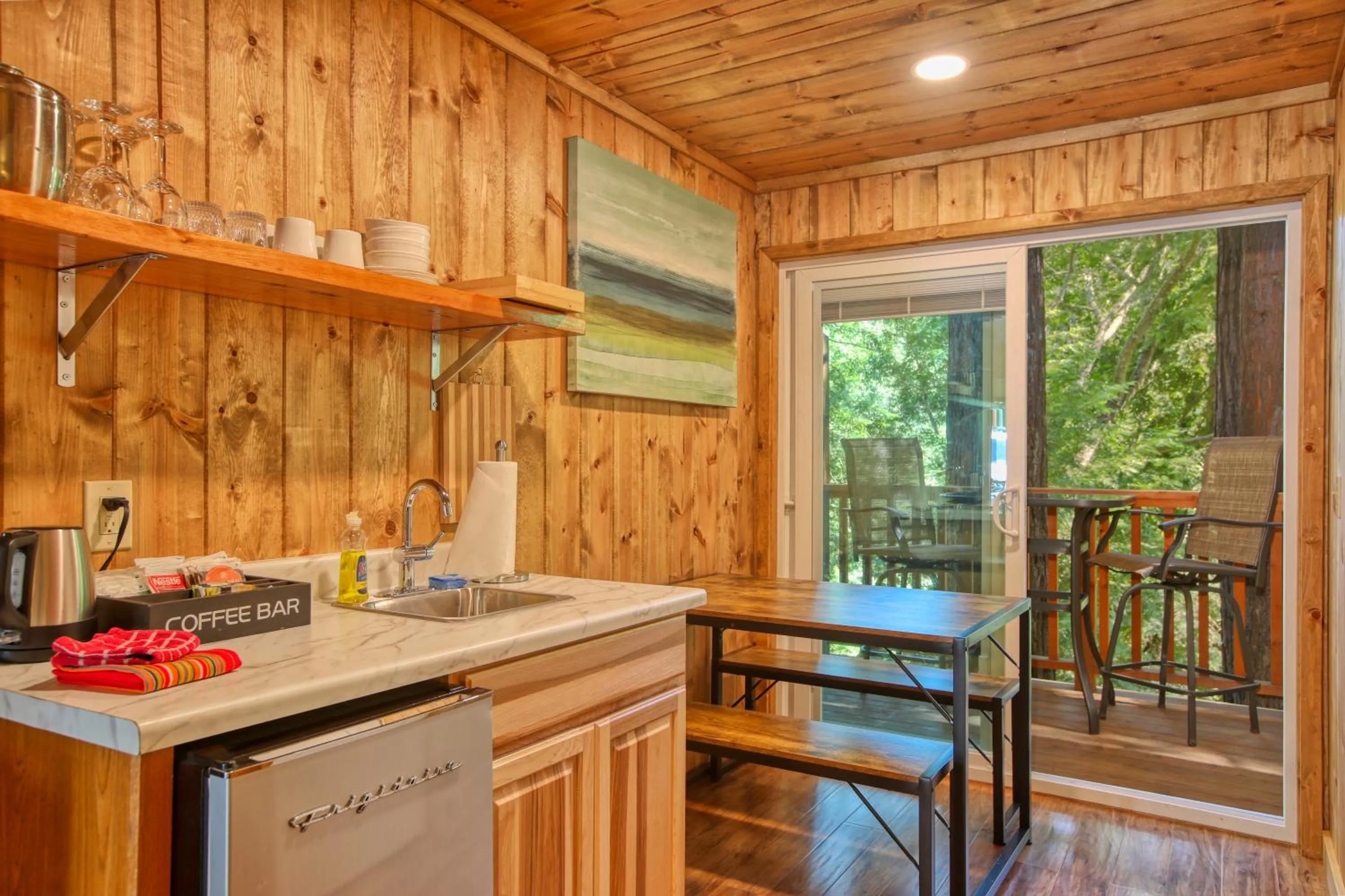 Coffee/tea facilities in Fernwood Resort