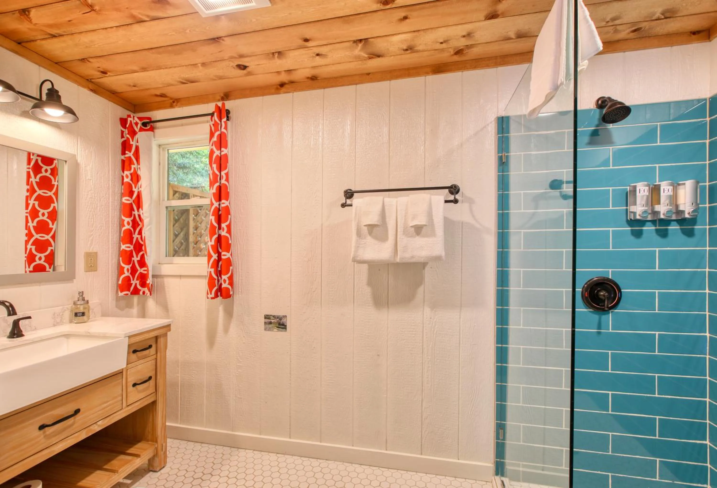 Bathroom in Fernwood Resort