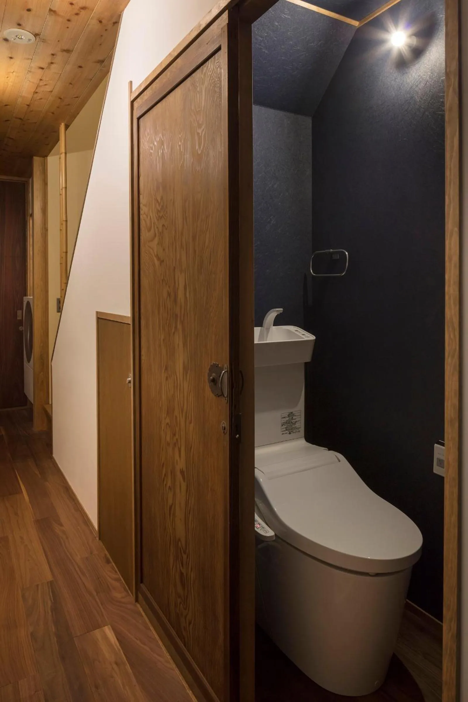 Bathroom in Yoitsubaki Machiya House