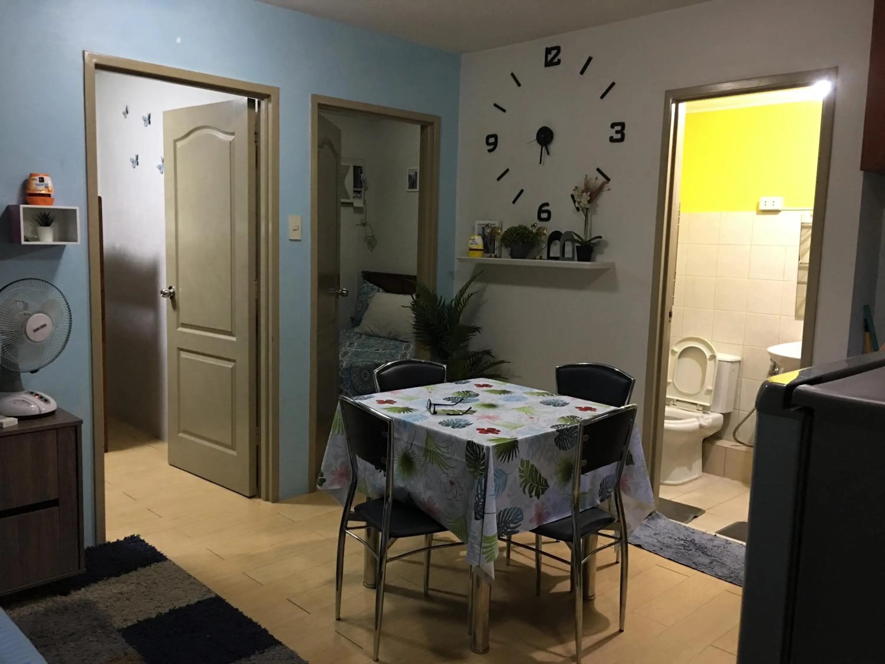 Dining area in 2 BR Sorrento Oasis