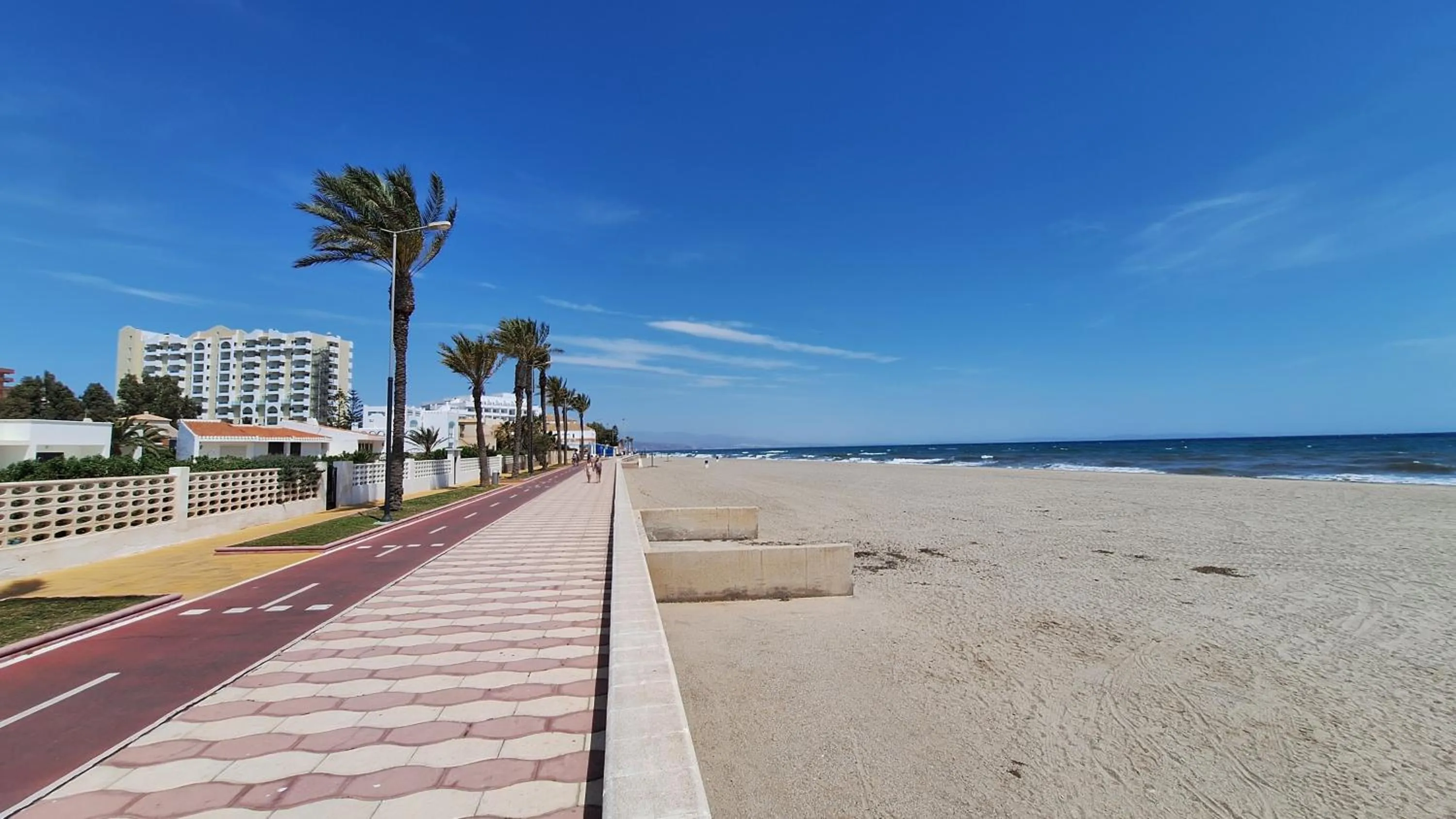 Property building in Destinos de Sol Roquetas de Mar - Montepío Minería