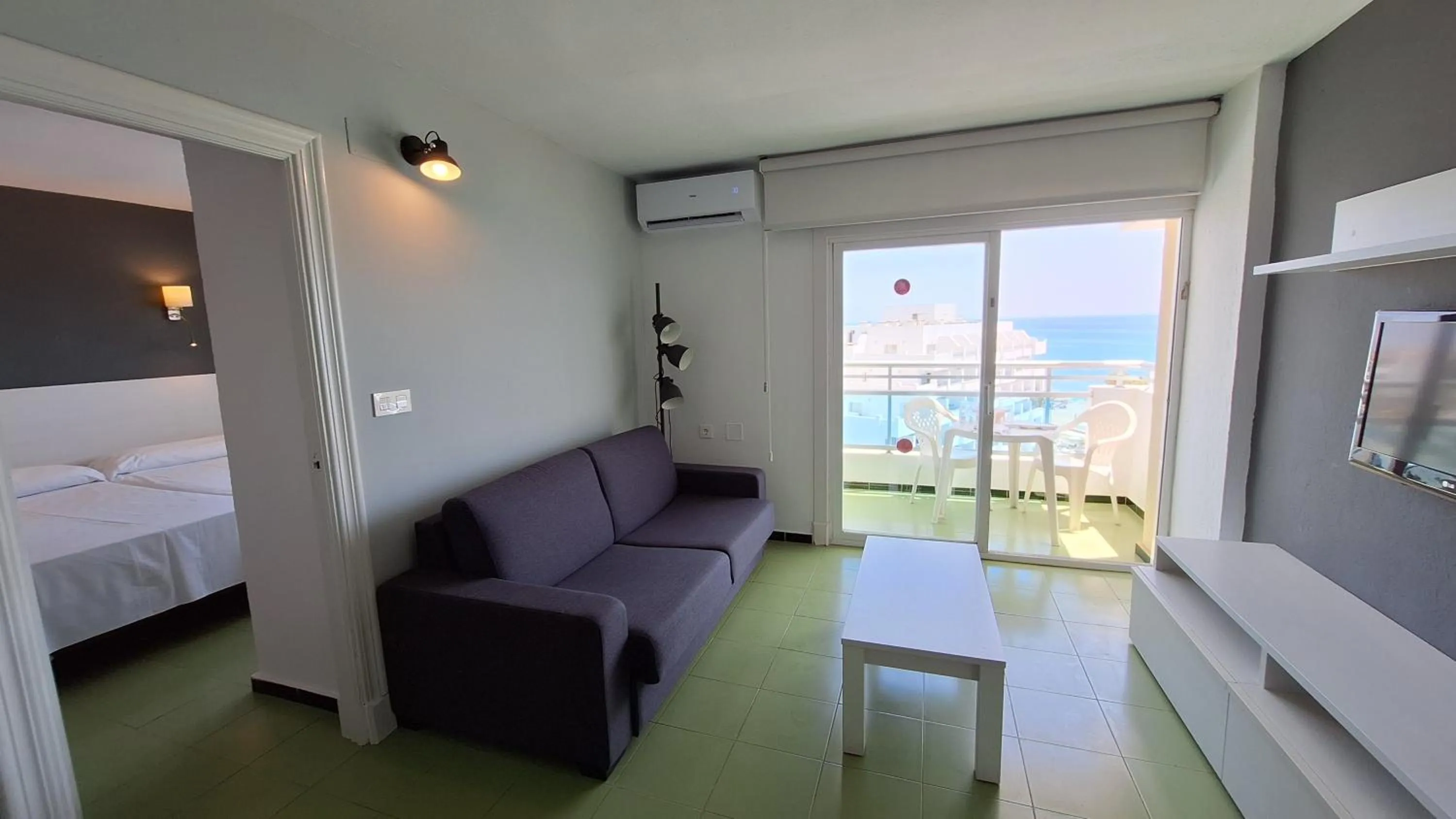 Living room, Bed in Destinos de Sol Roquetas de Mar - Montepío Minería