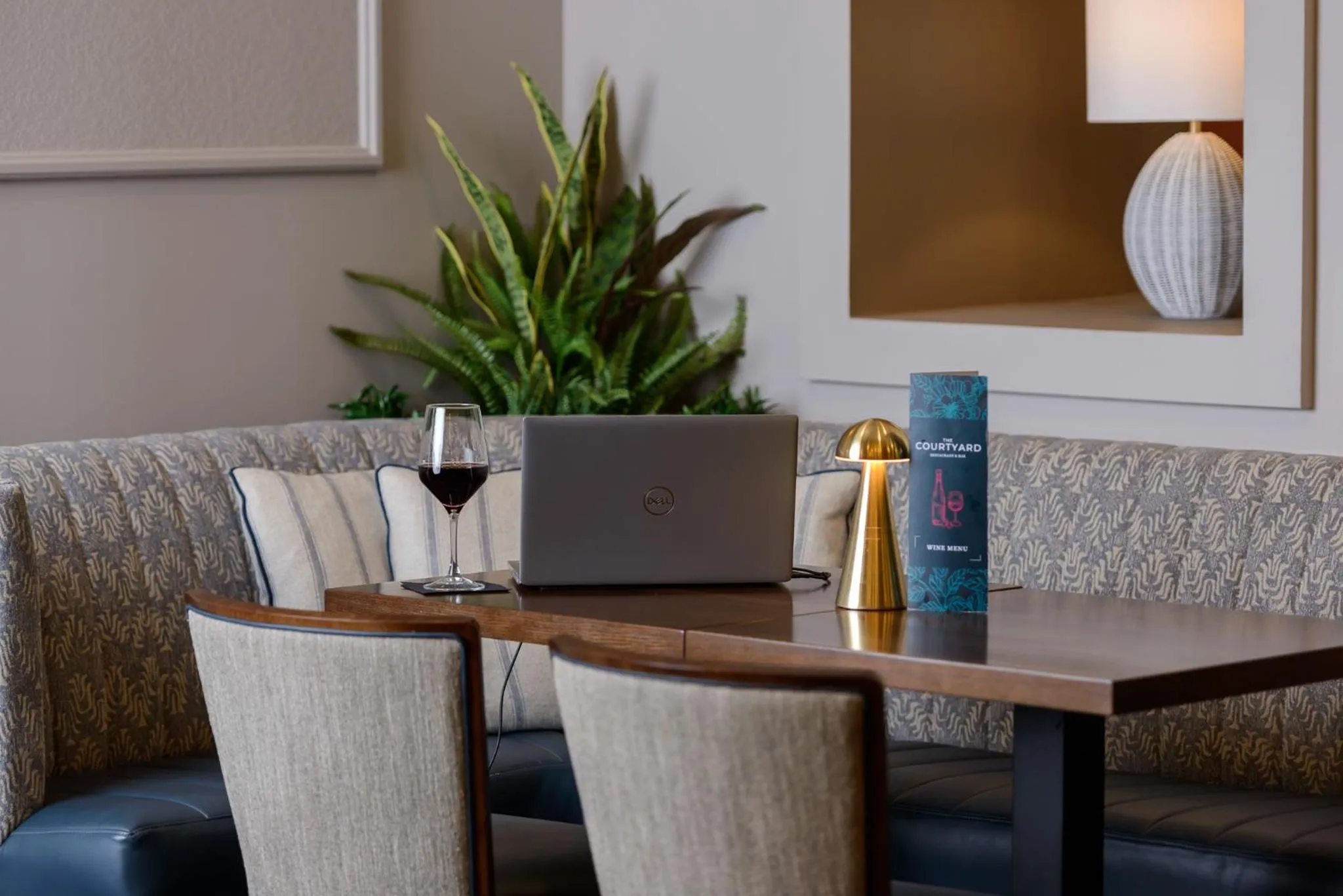 Restaurant/places to eat in Clybaun Hotel