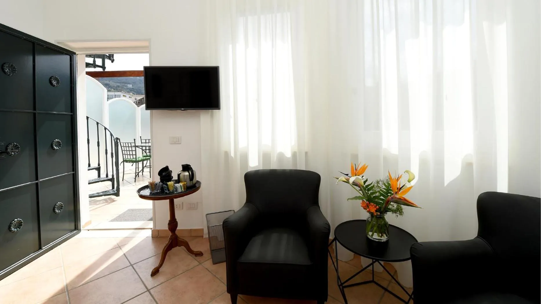 Seating area in Bella Sorrento B&B