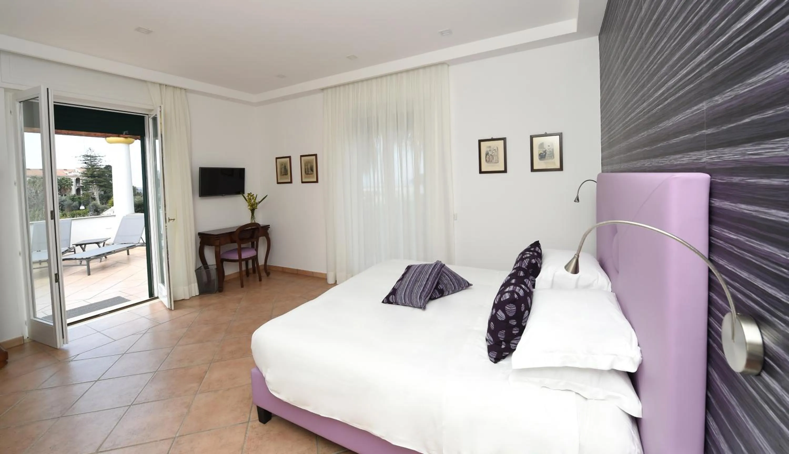 Bedroom, Bed in Bella Sorrento B&B