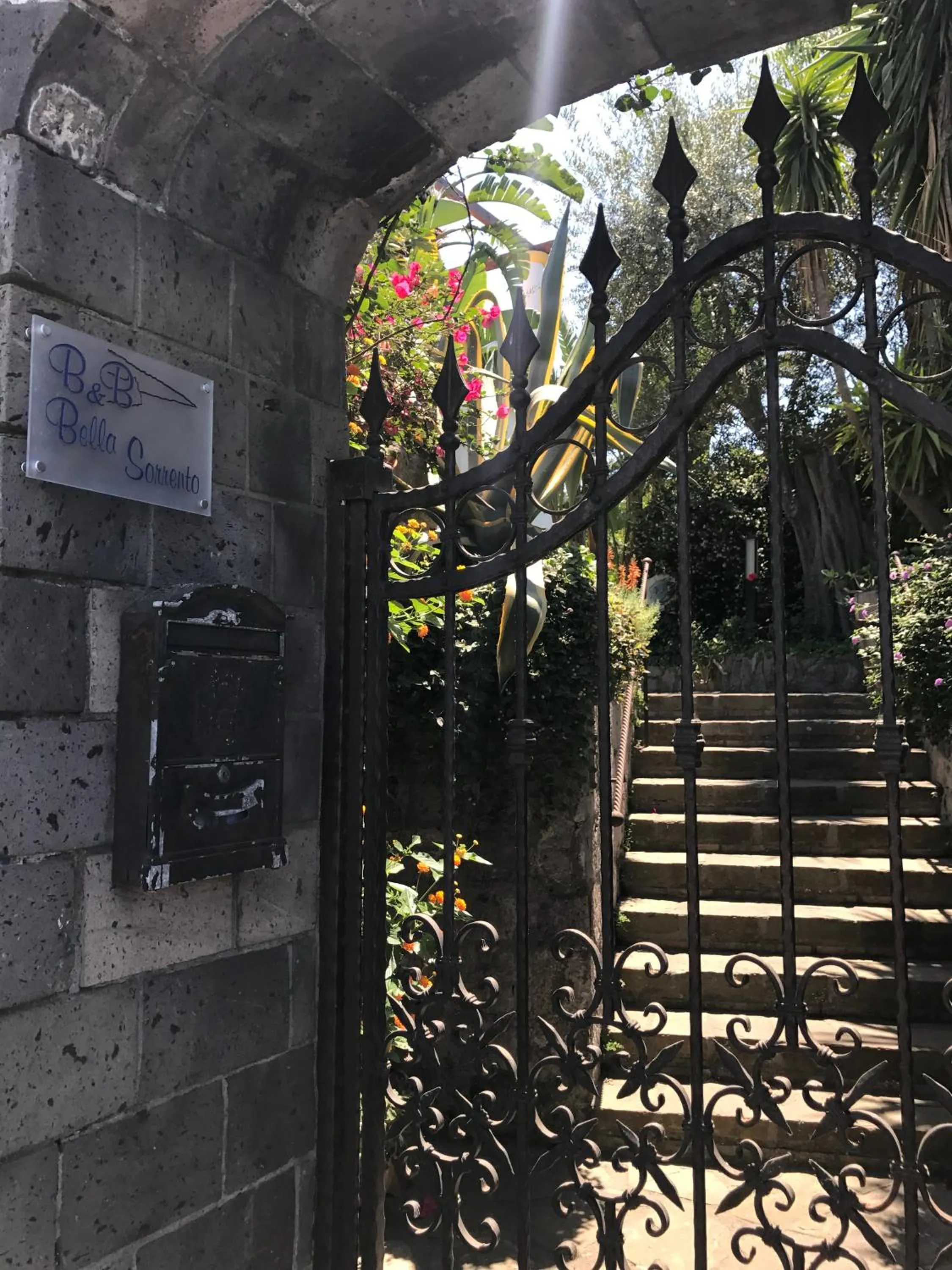 Facade/entrance in Bella Sorrento B&B