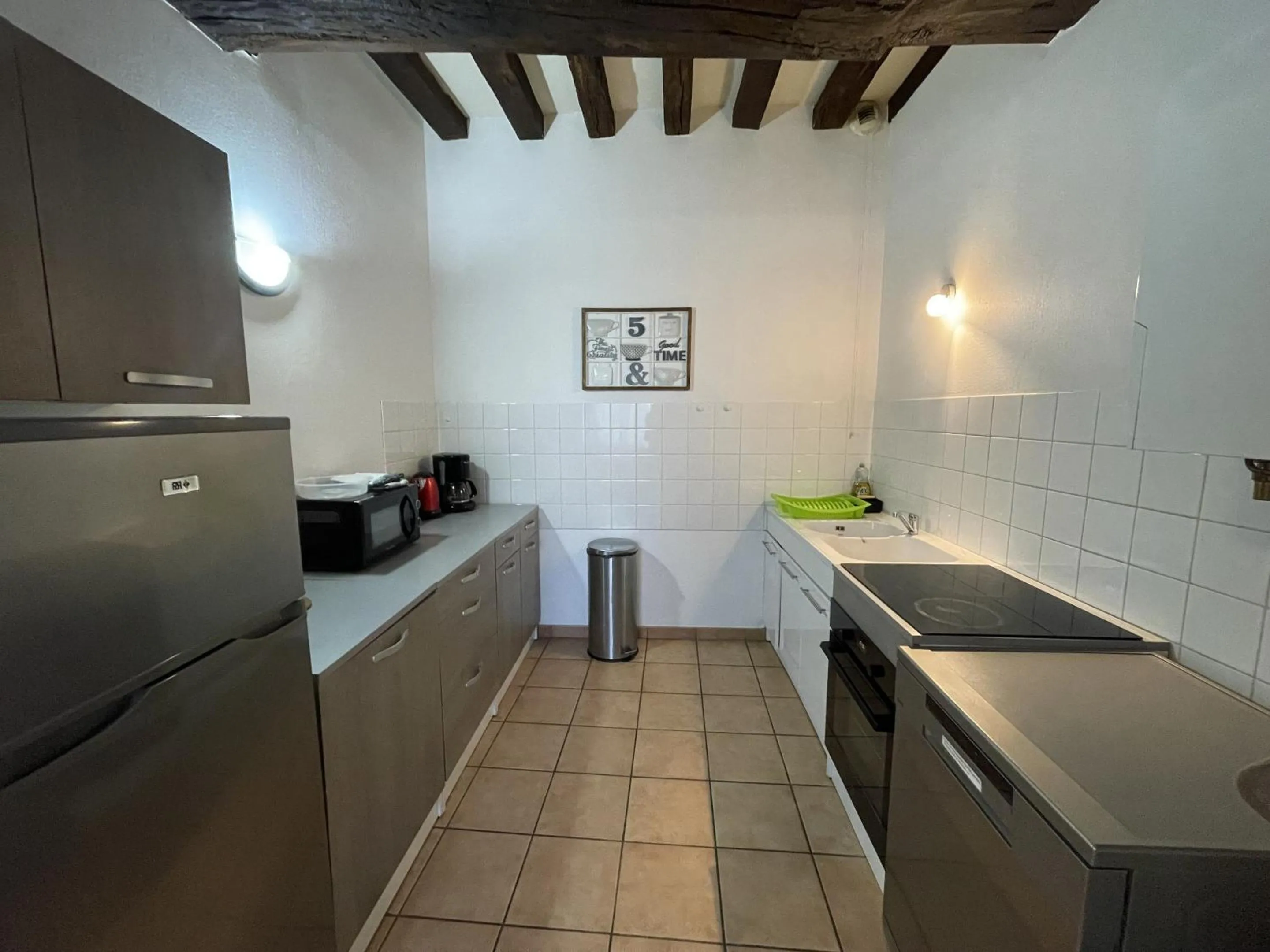 Kitchen or kitchenette in Appartement Le Coche d'Eau Auxerre Les Quais