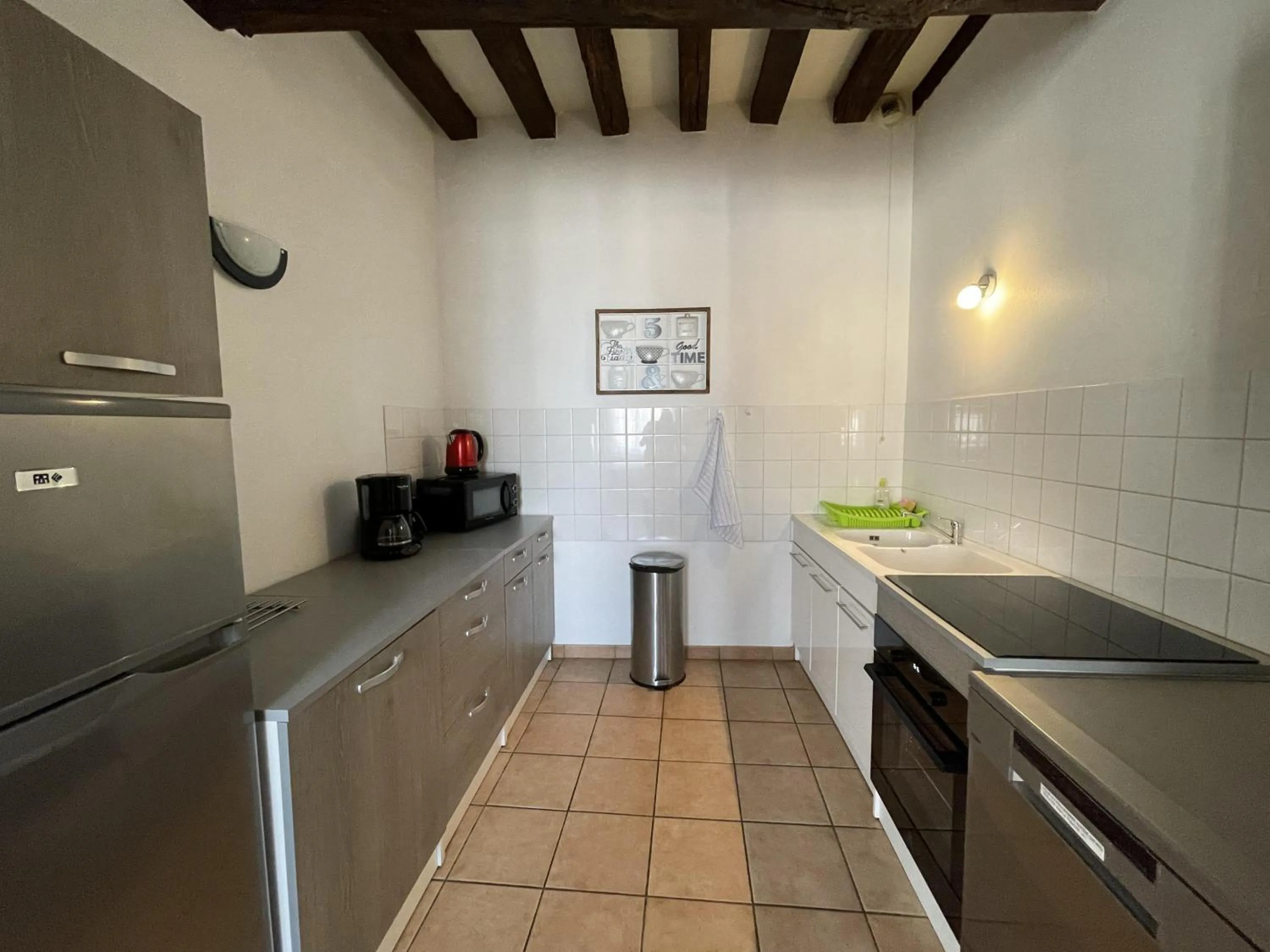 Kitchen or kitchenette in Appartement Le Coche d'Eau Auxerre Les Quais