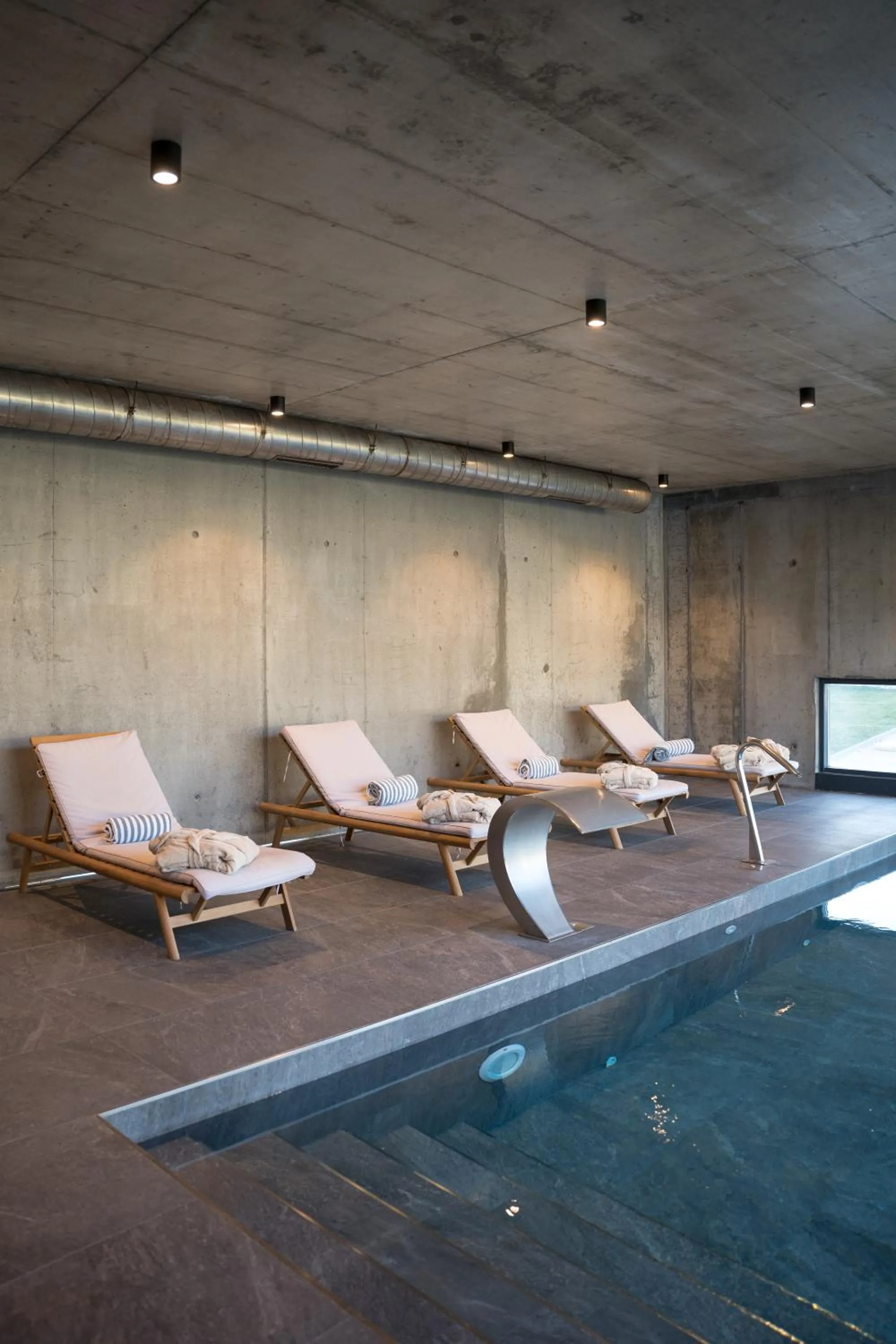Swimming pool in Borralha Hotel, Restaurante & Spa