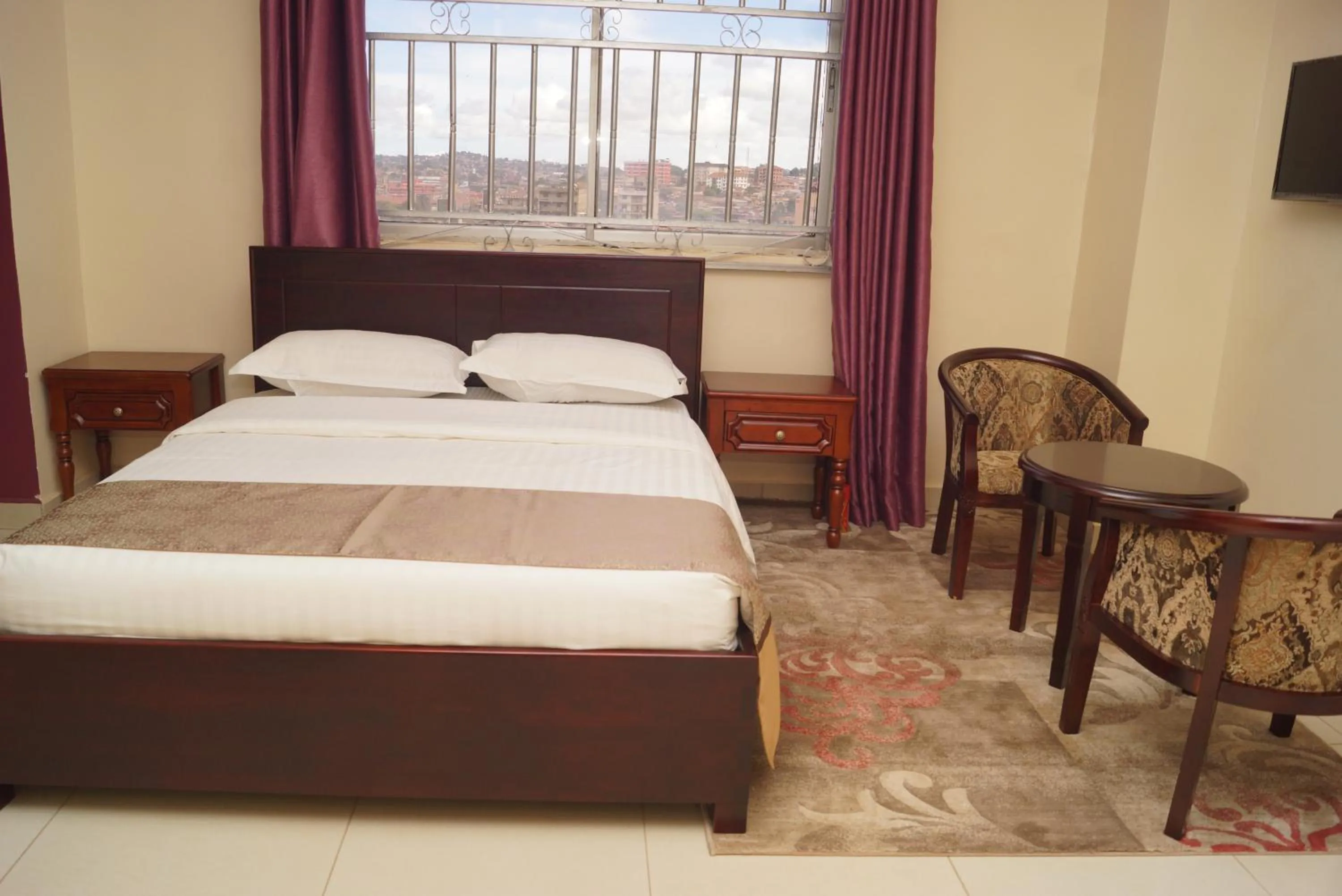 Photo of the whole room in Diamonds Hotel Kampala