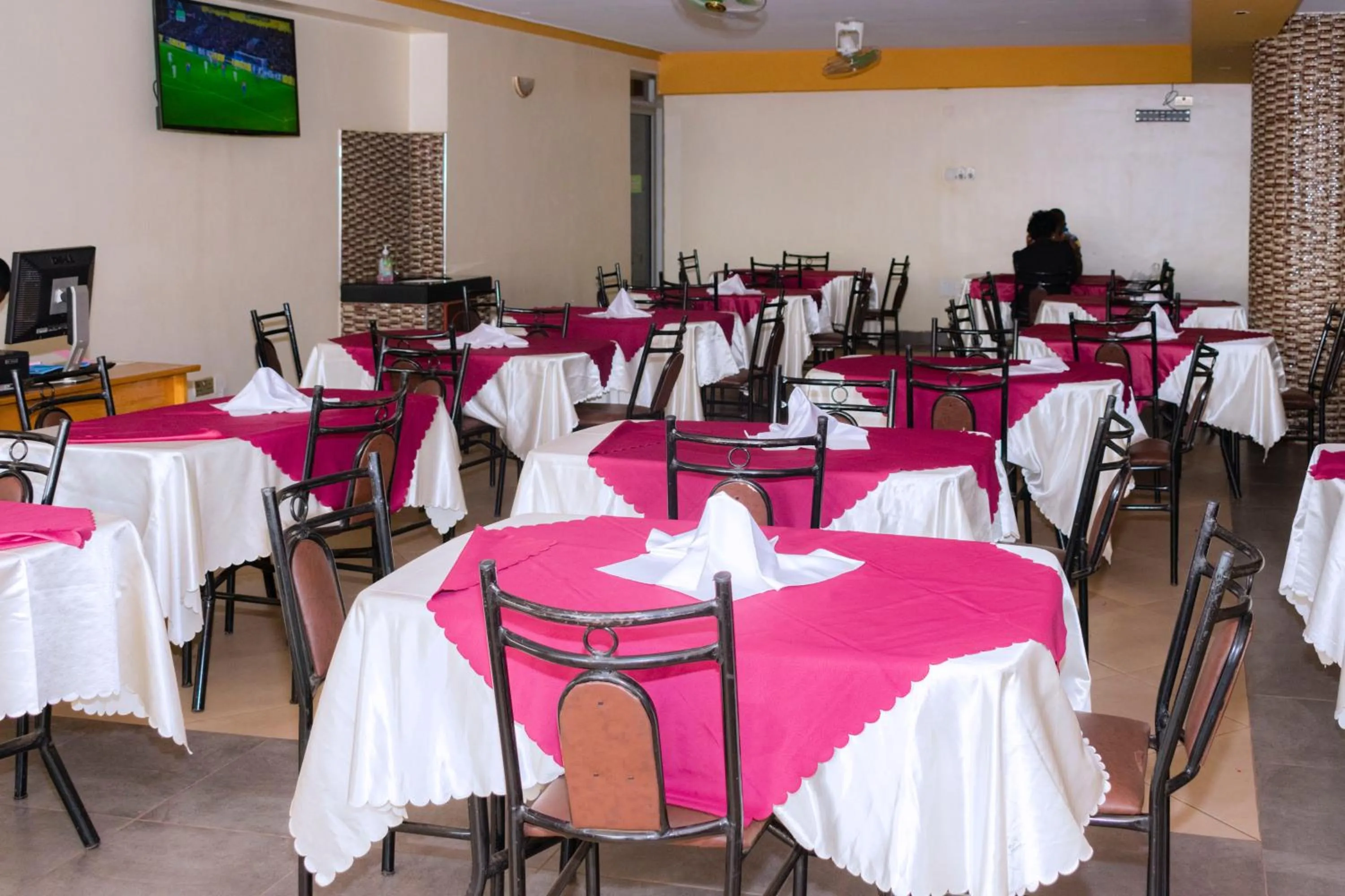 Restaurant/places to eat in Diamonds Hotel Kampala