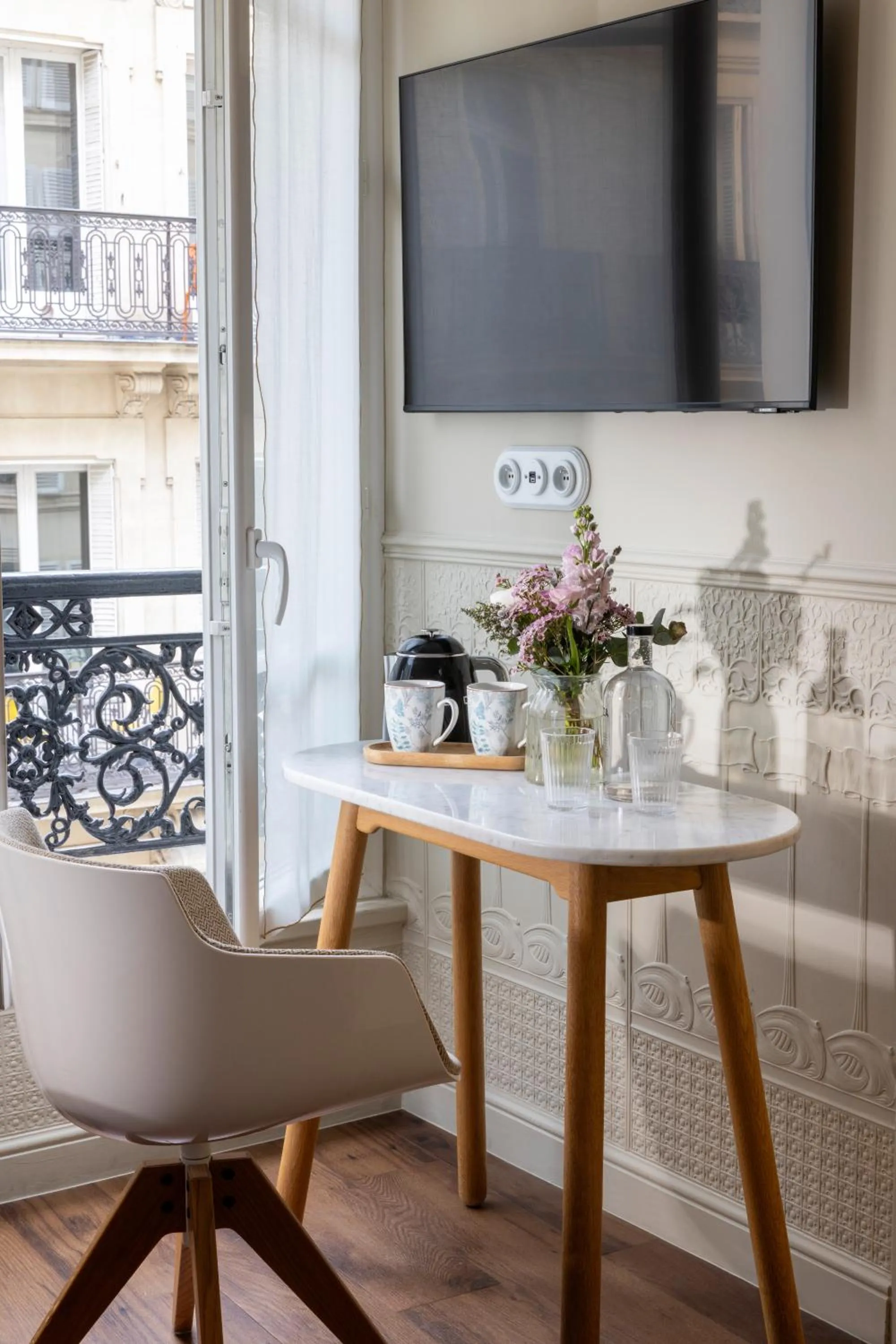 TV and multimedia in Hôtel Madeleine Haussmann