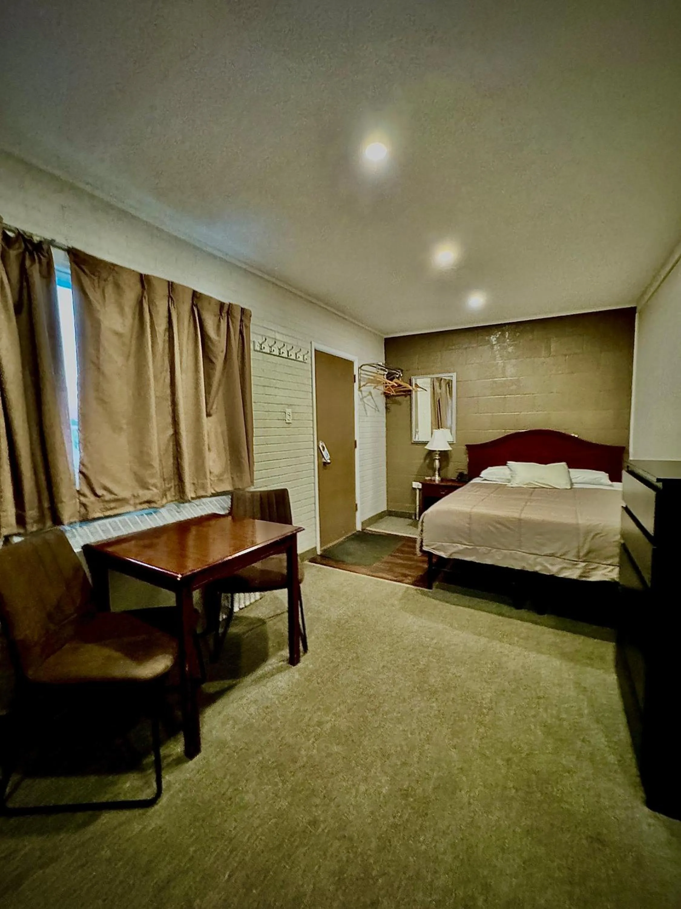 Bed in Caravel Motel