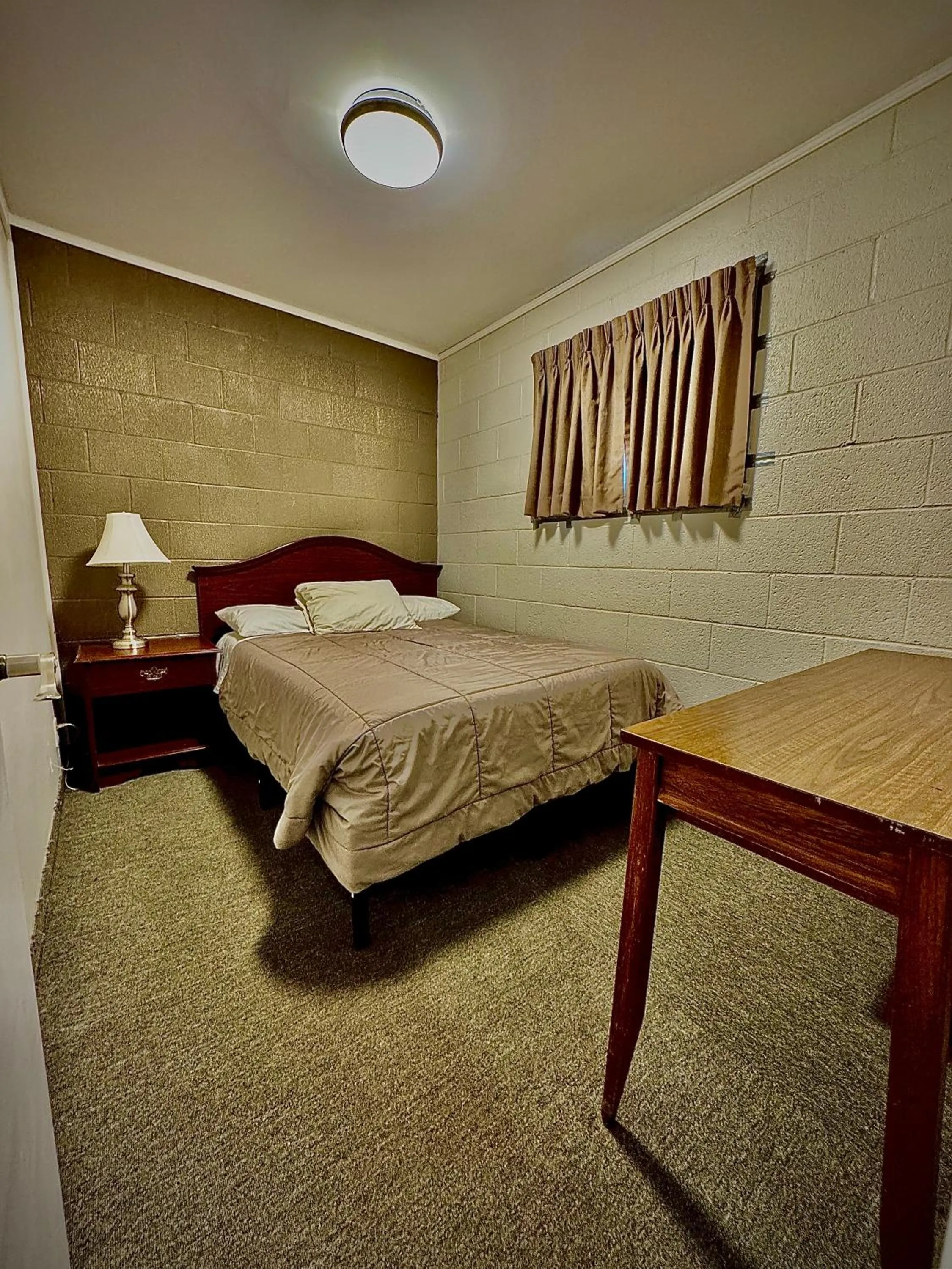 Bed in Caravel Motel