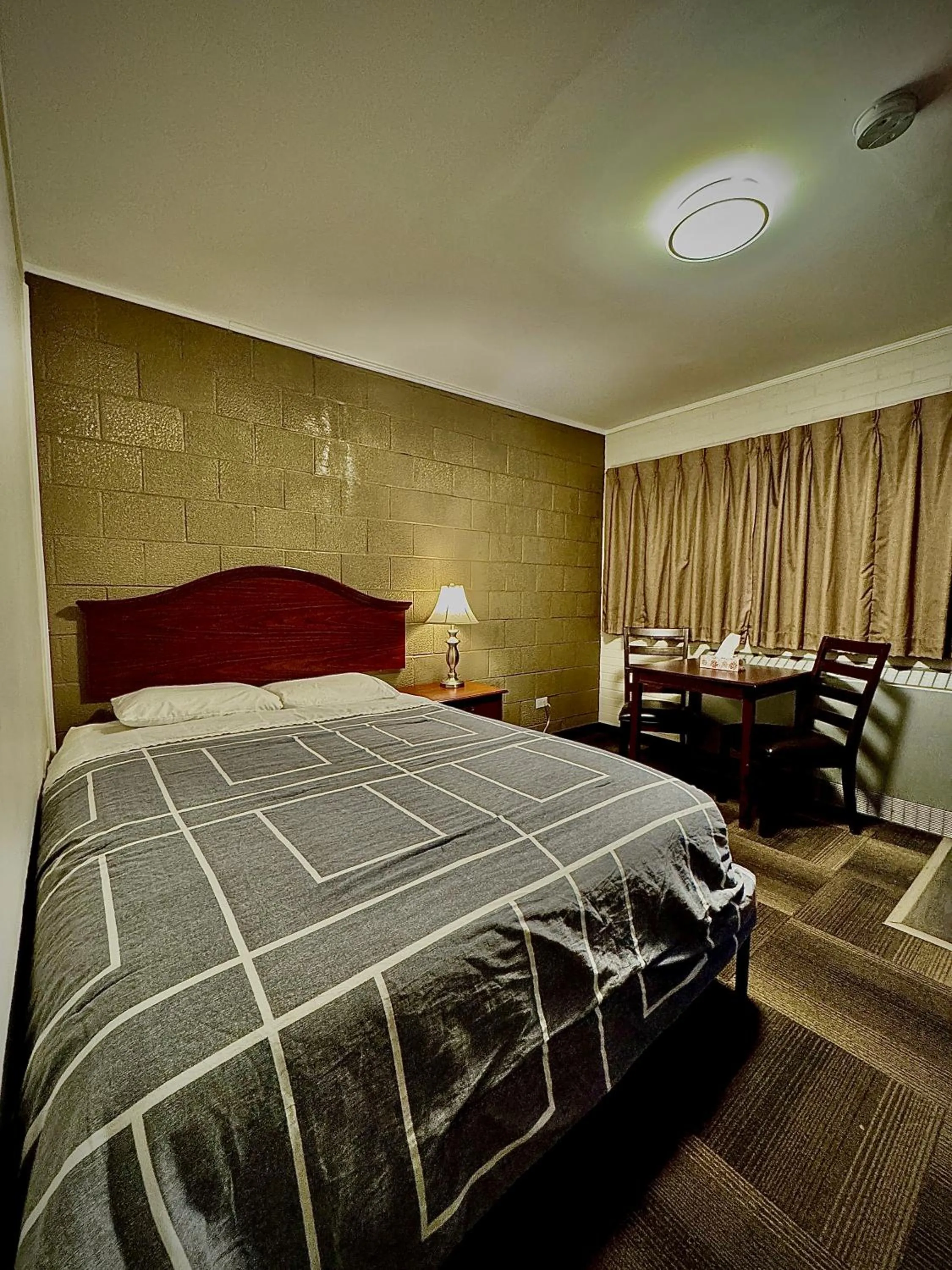 Bed in Caravel Motel