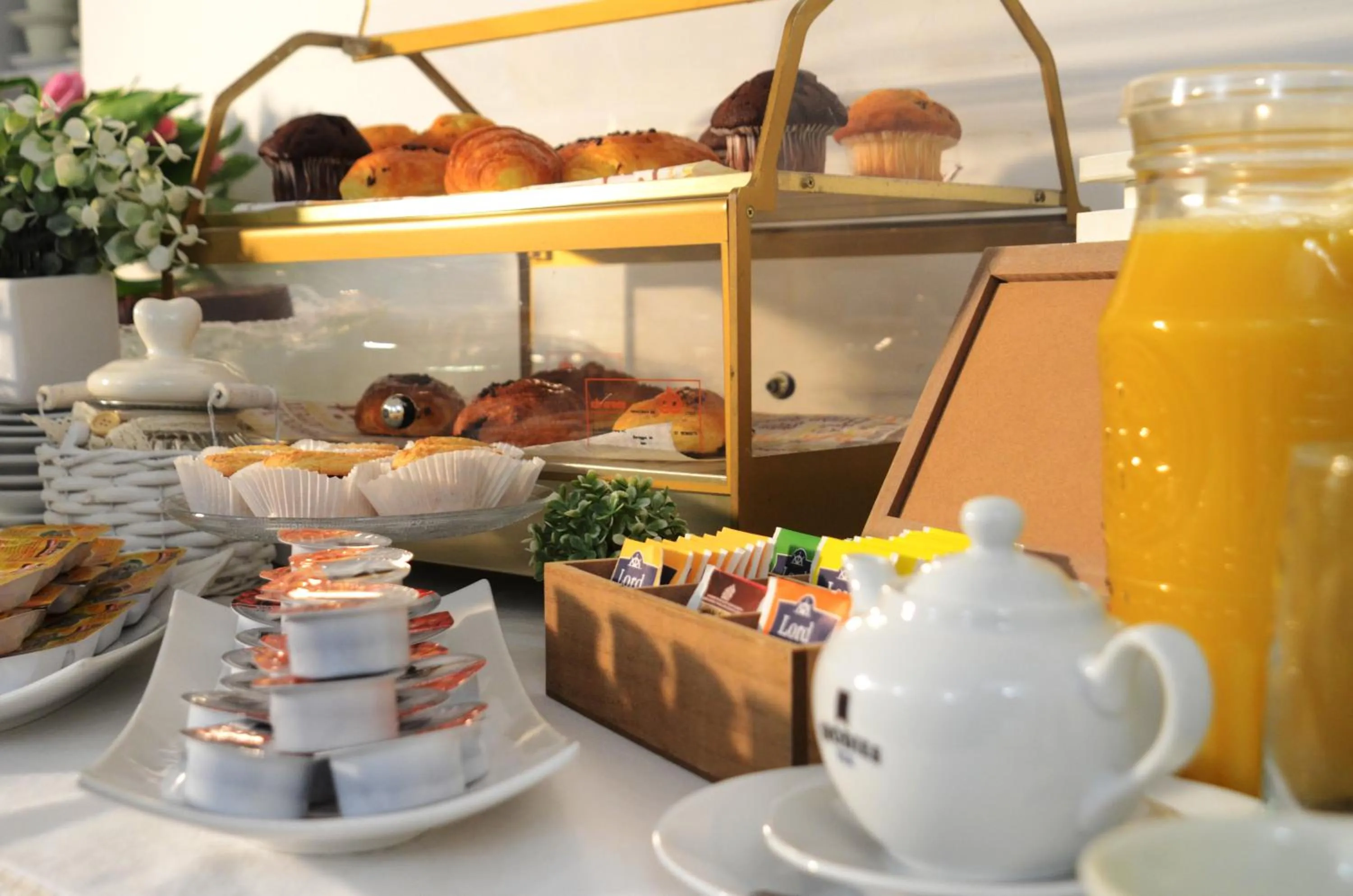 Buffet breakfast in Hotel Giulio Cesare